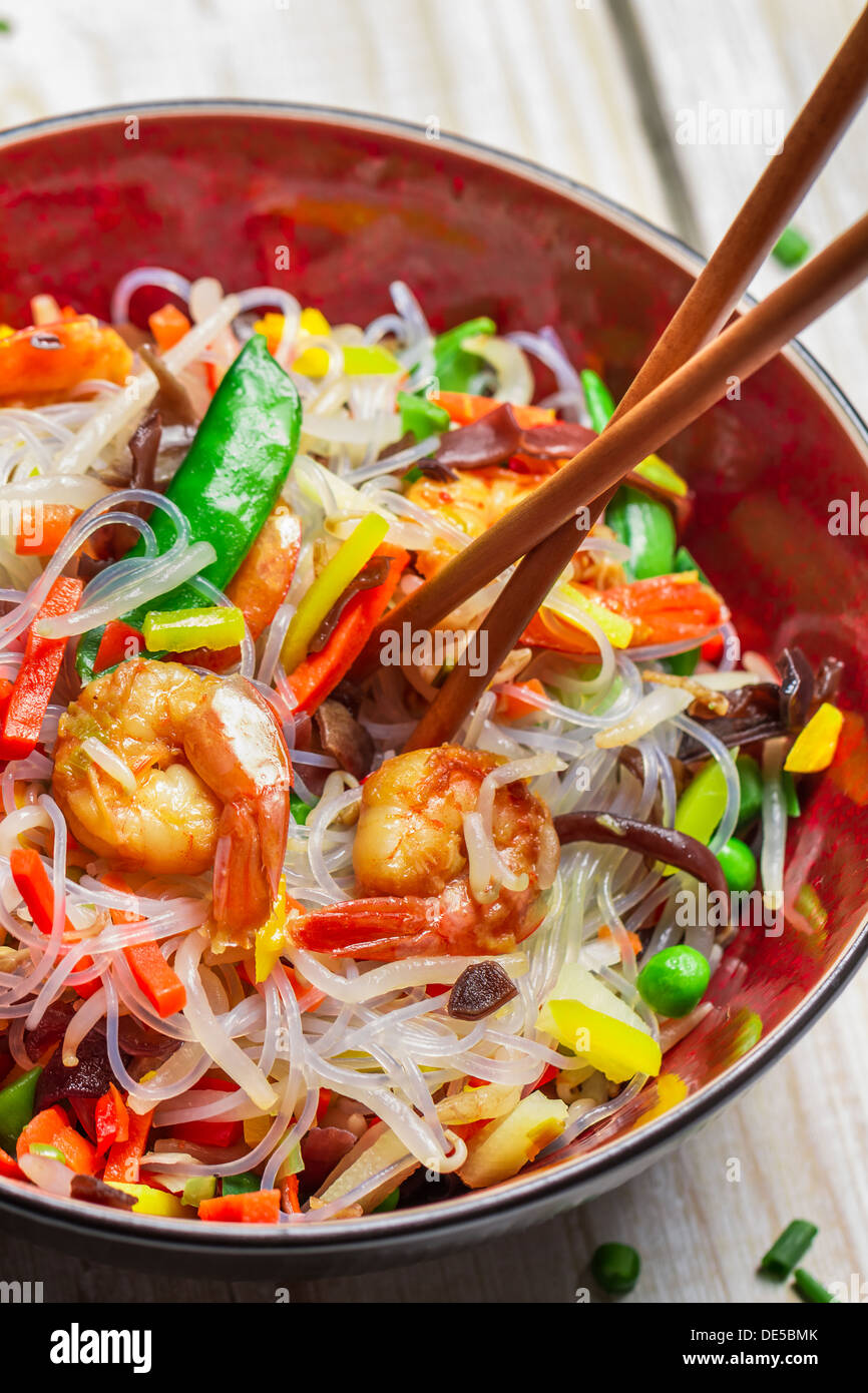 Vegetables with noodles and shrimp Stock Photo - Alamy