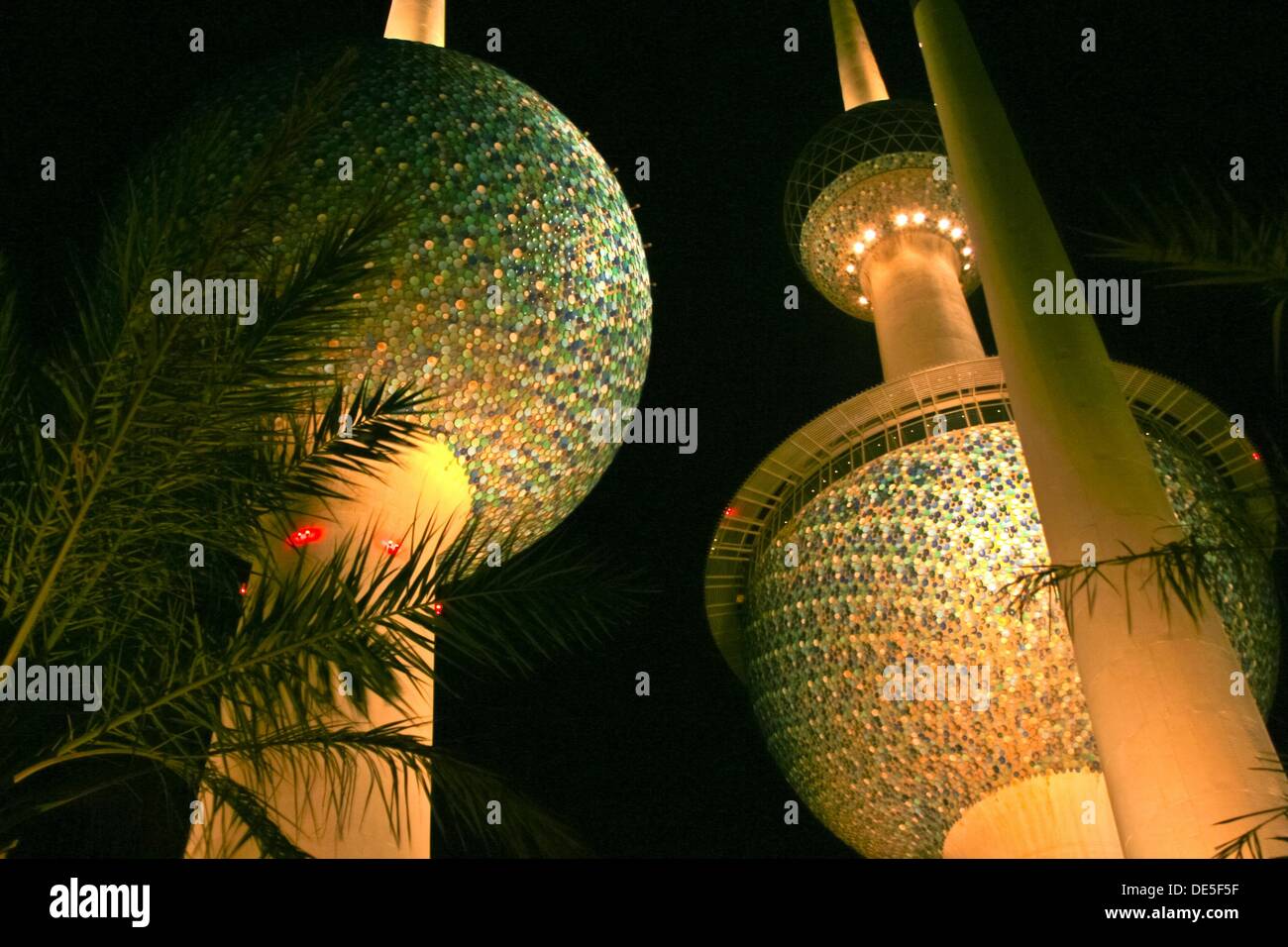 Kuwait Towers at night, Kuwait, Kuwait City Stock Photo Alamy