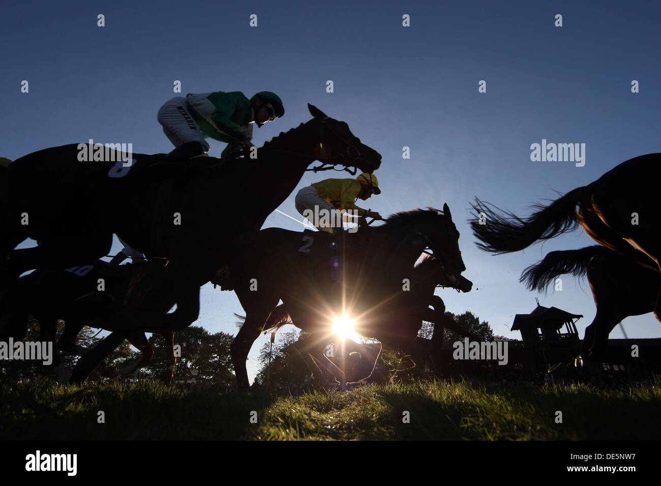 Jockeys hi-res stock photography and images - Alamy