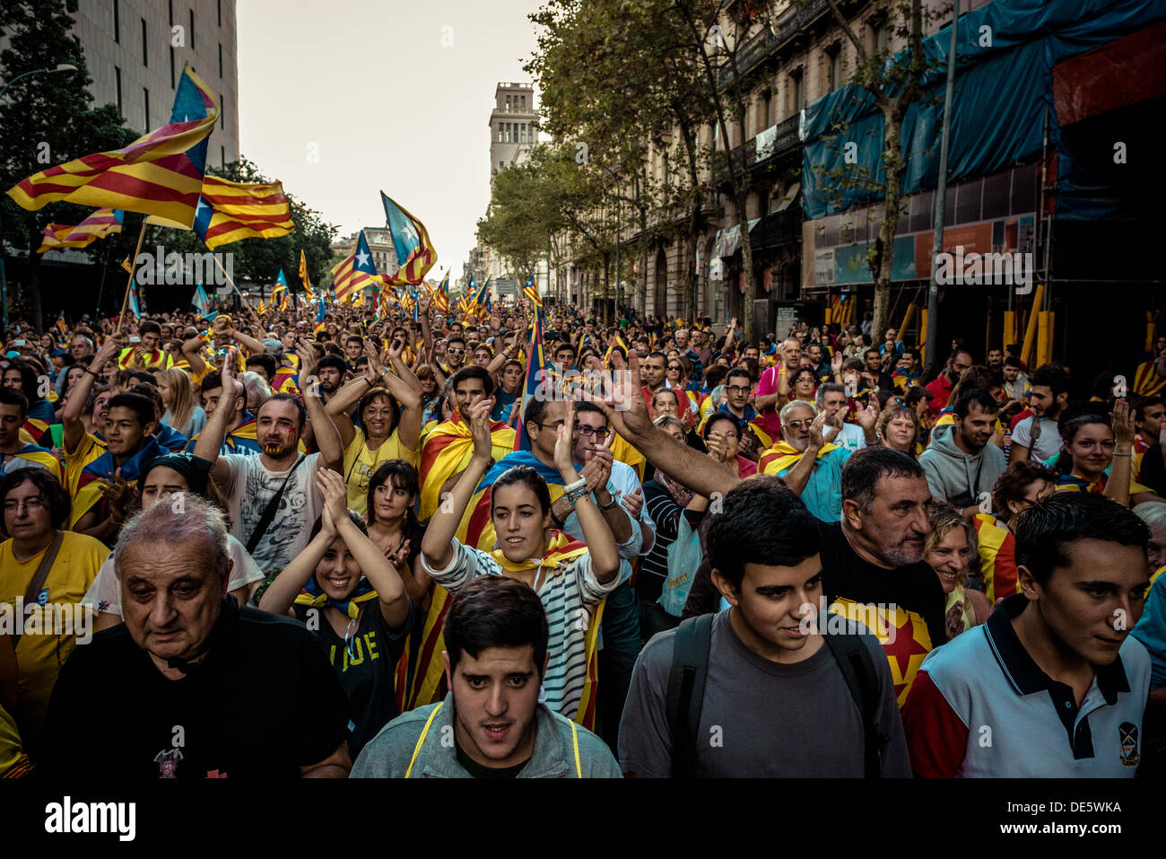 Barcelona, Spain. September 11th, 2013: Thousands gather in the streets of Barcelona to demand the independence of Catalonia on its national day © matthi/Alamy Live News Stock Photo