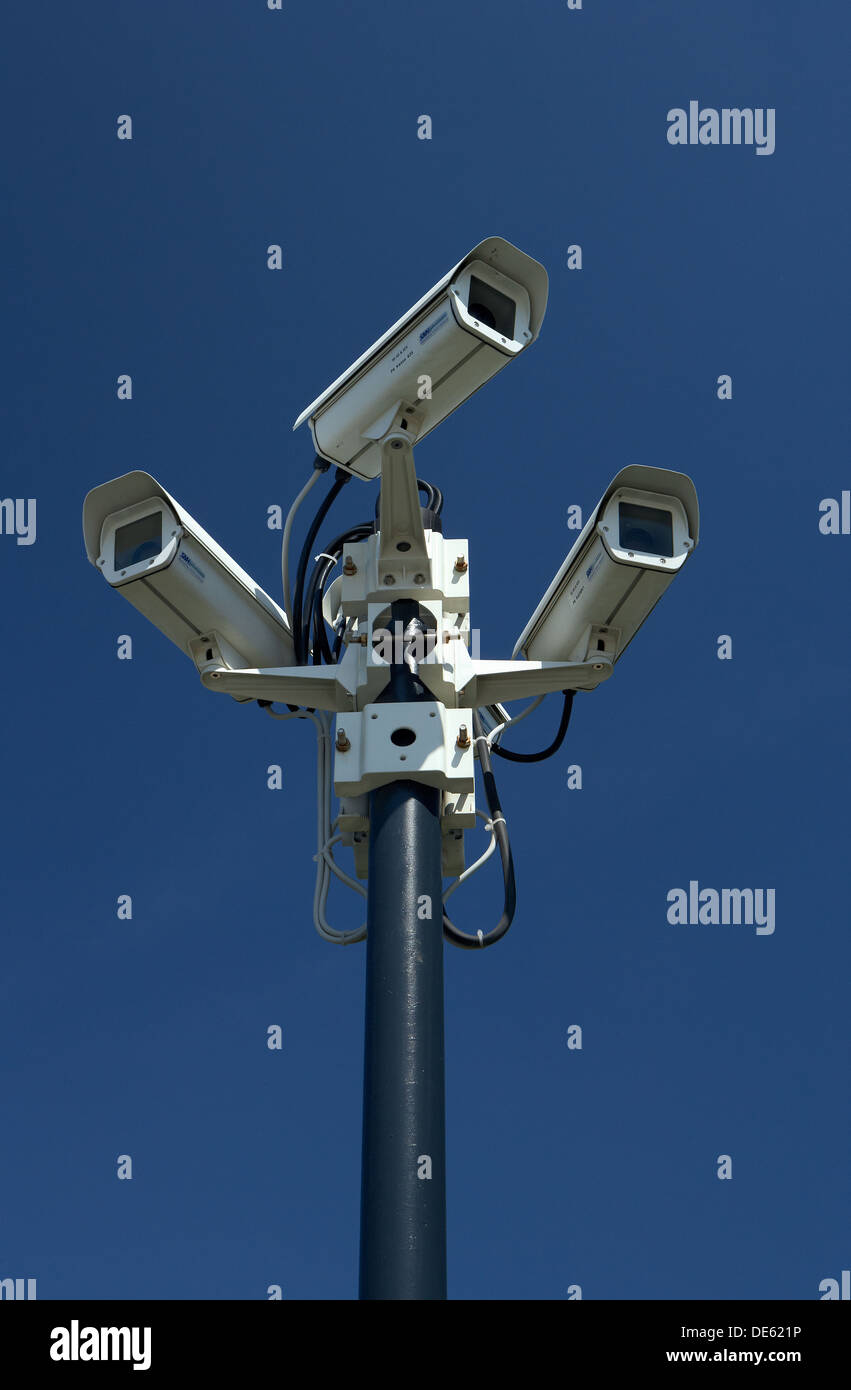 Surveillance cameras hires stock photography and images Alamy