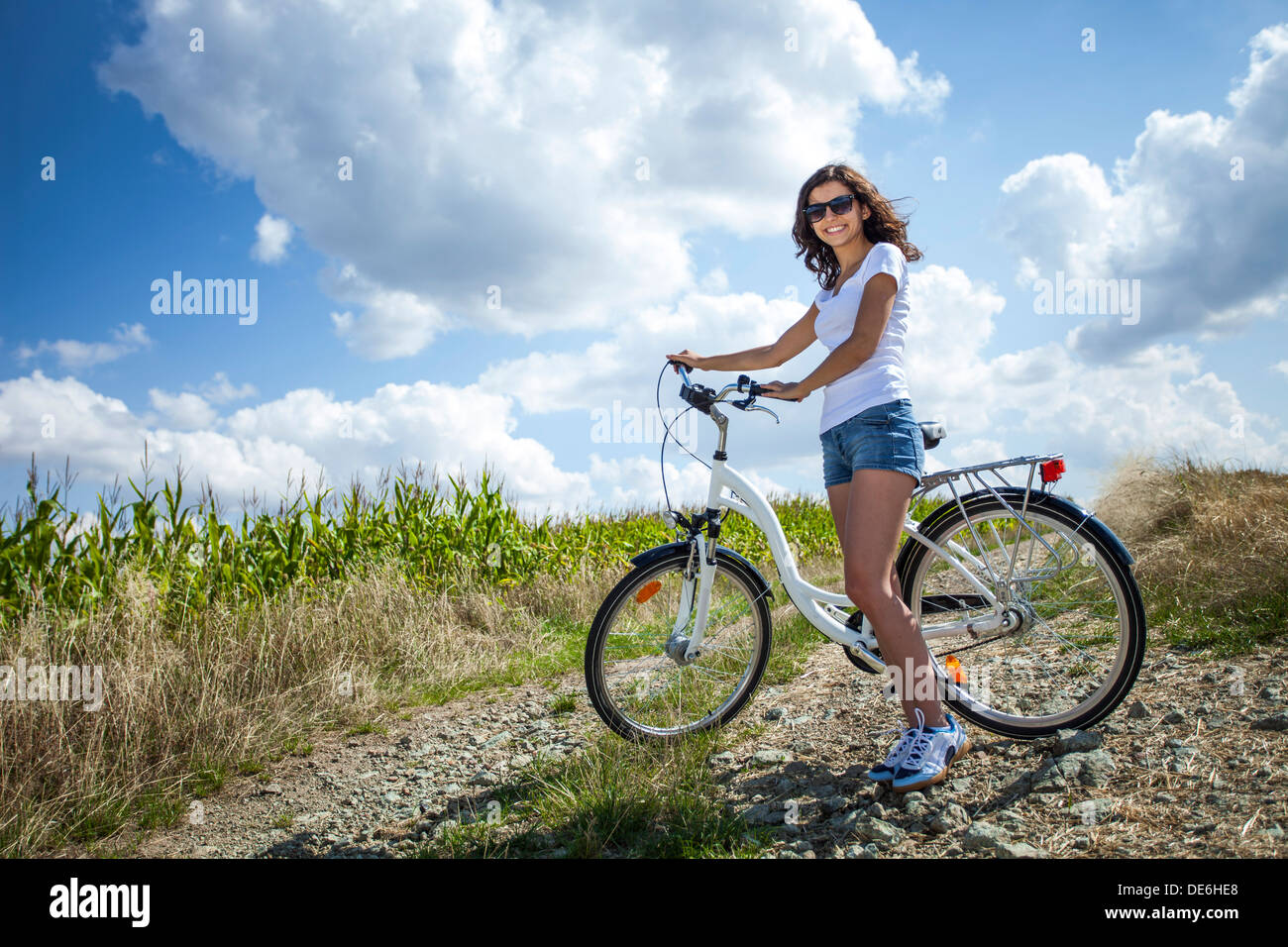 5 GREAT WAYS TO POSE WITH A BIKE - ASAMA Bikes - Xe đạp Asama Việt Nam uy  tín và chất lượng