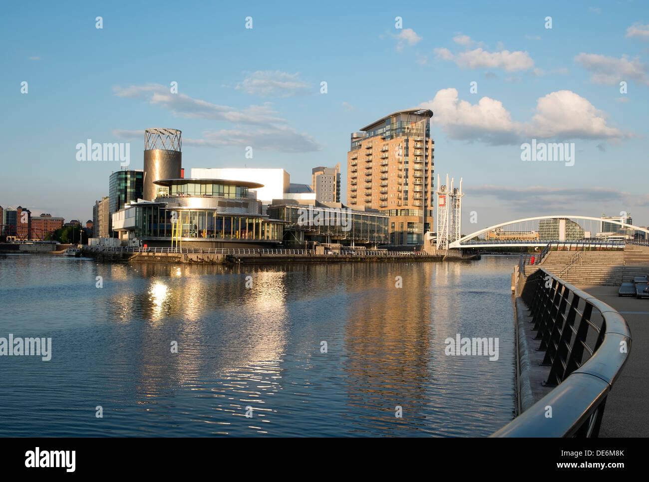 England, Greater Manchester, Salford Quays, Lowry Theatre and Lowry Bridge Stock Photo