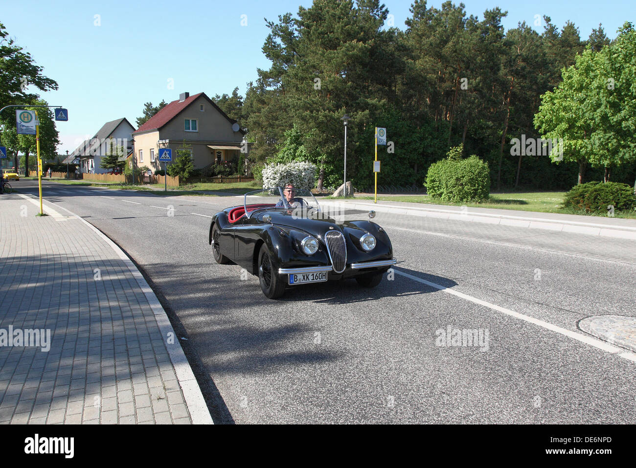 Pairs - root ganglia, Germany, a Jaguar XK 120 OTS on the road Stock Photo