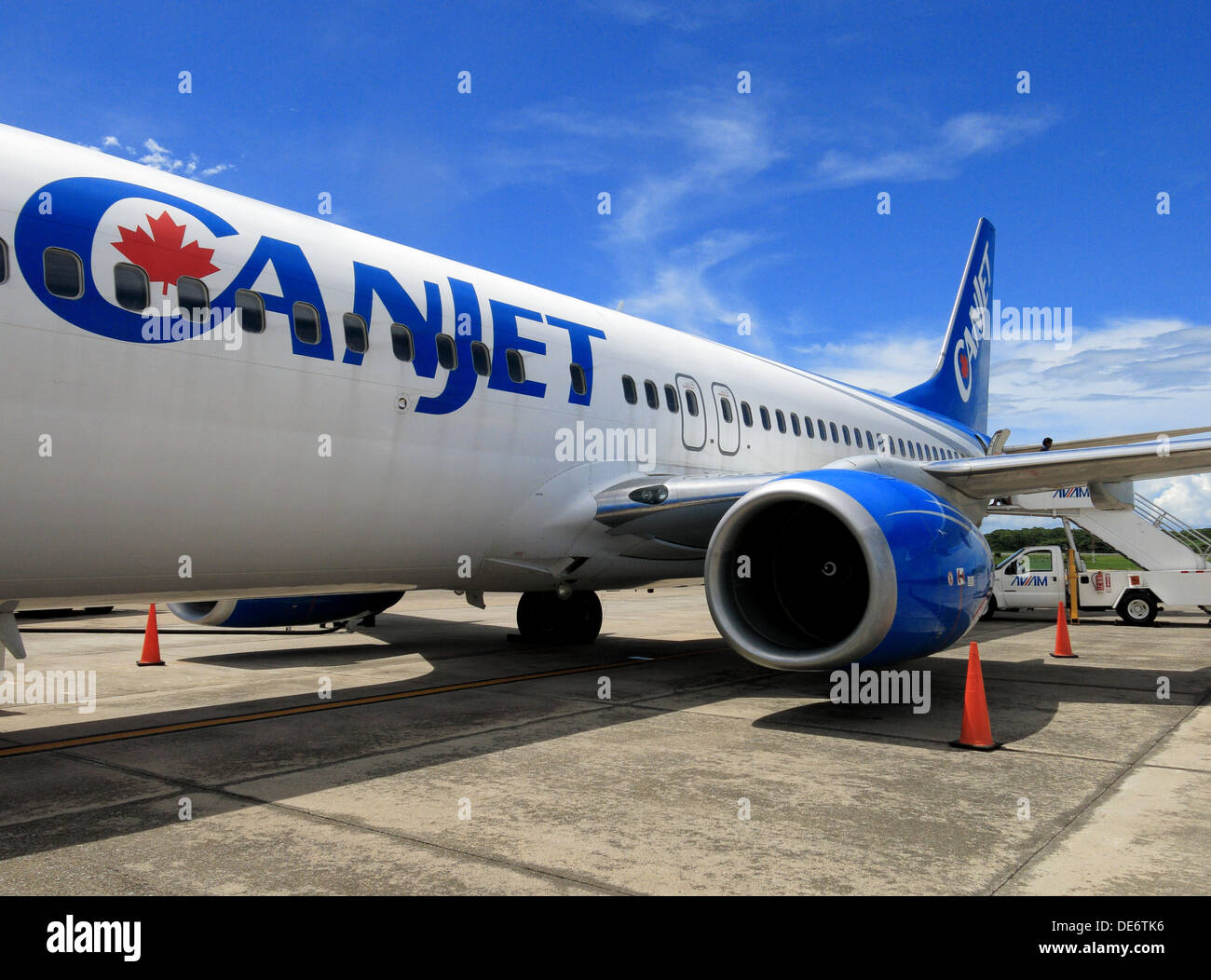 Boeing 7378AS, CFTCZ, Canjet Airlines at Samana Airport, Dominican