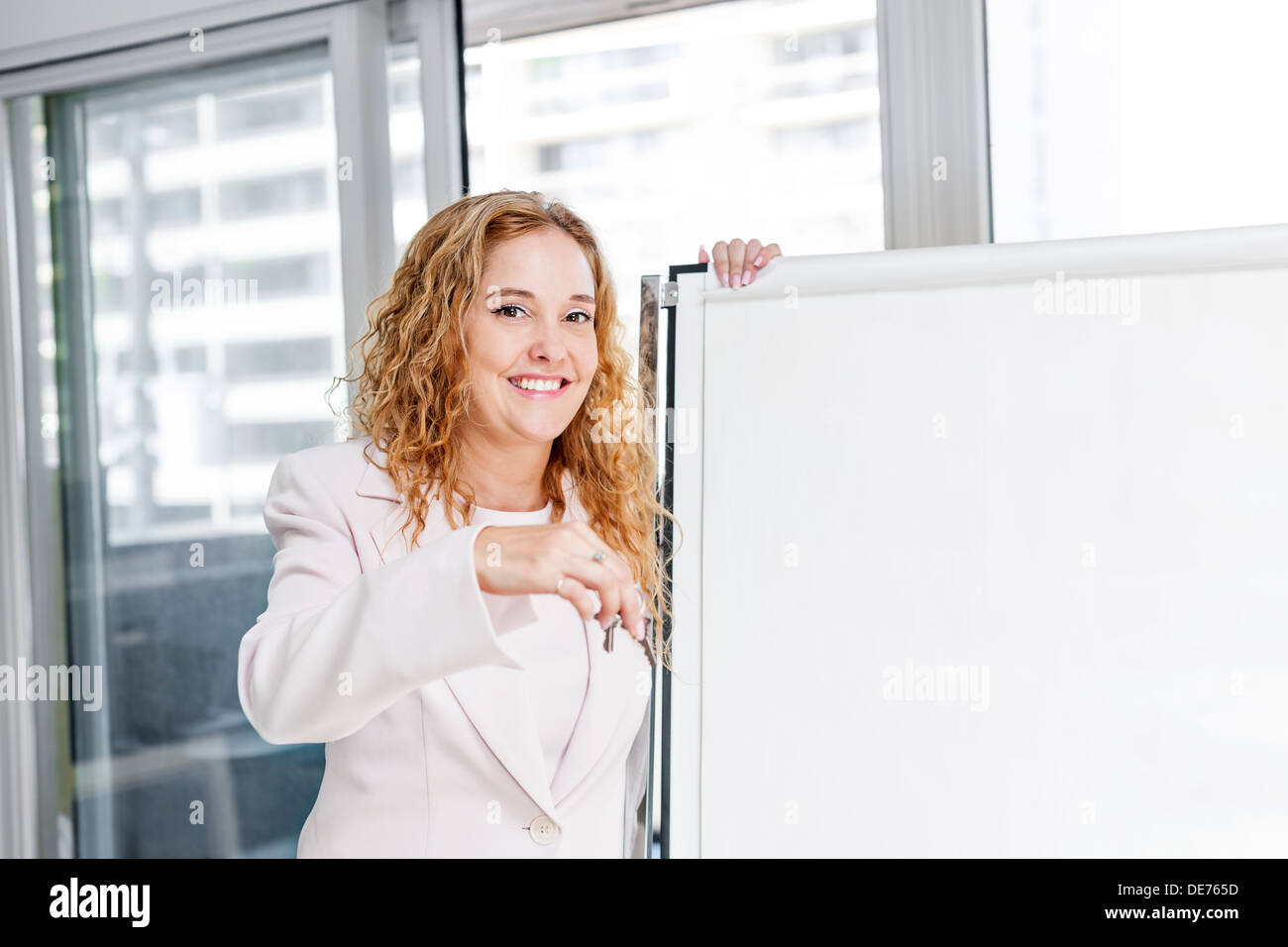 Blank flip chart hi-res stock photography and images - Alamy