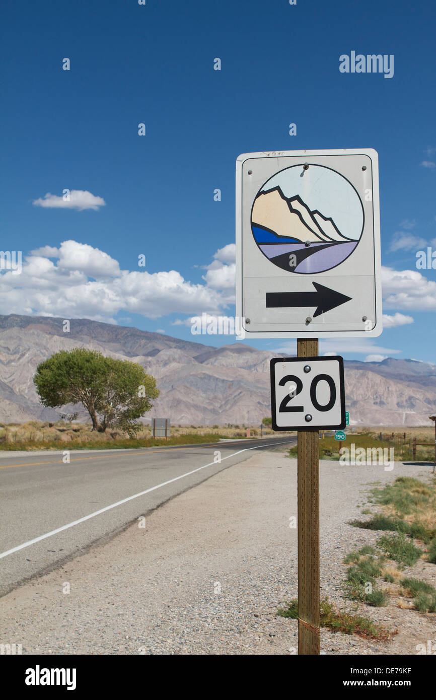 Sign indicating a Scenic route on highway 395 in California Stock Photo -  Alamy