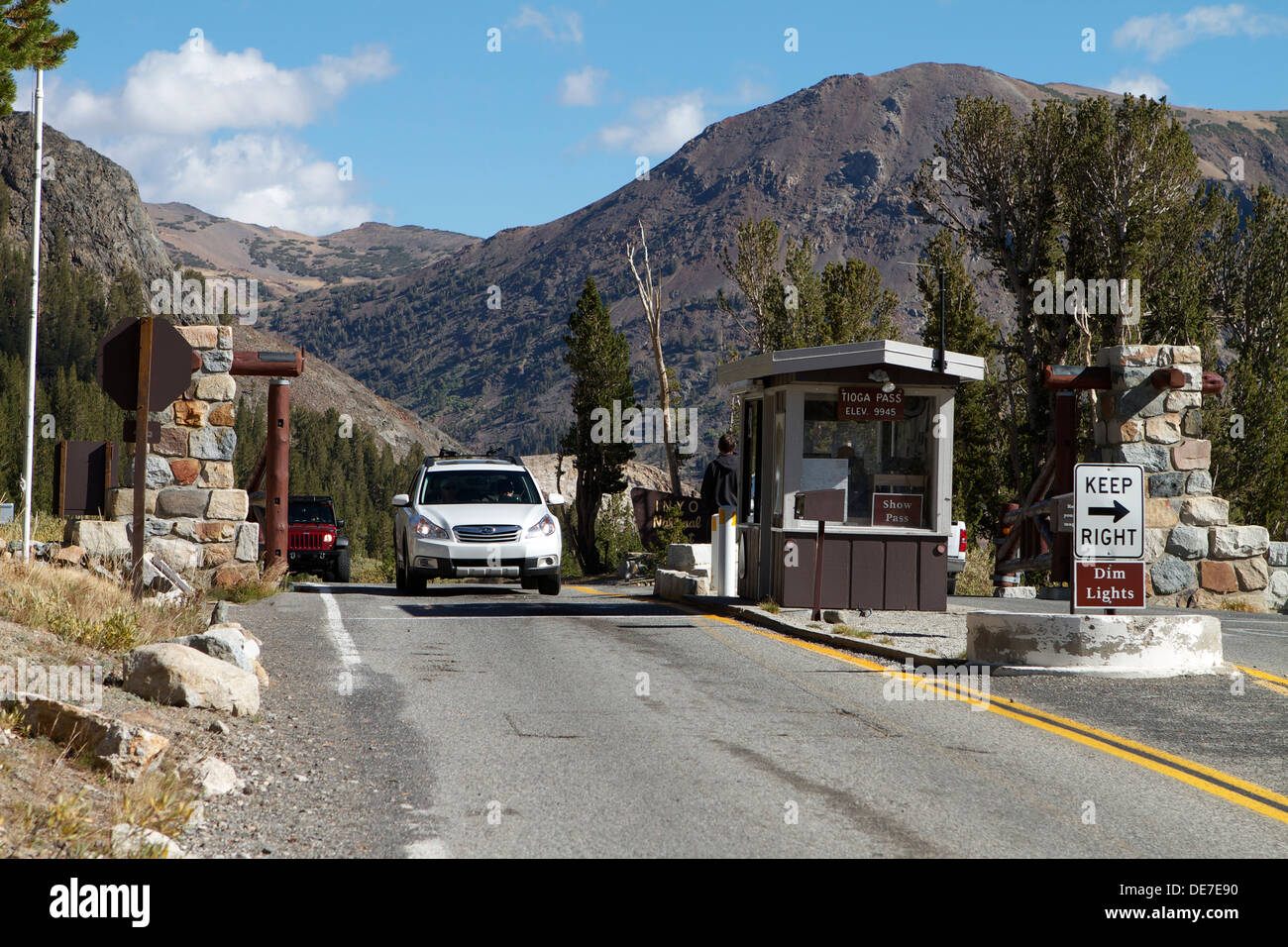 A Vehicles entering the Eastern entrance to Yosemite National Park on the Tioga Road to pay the