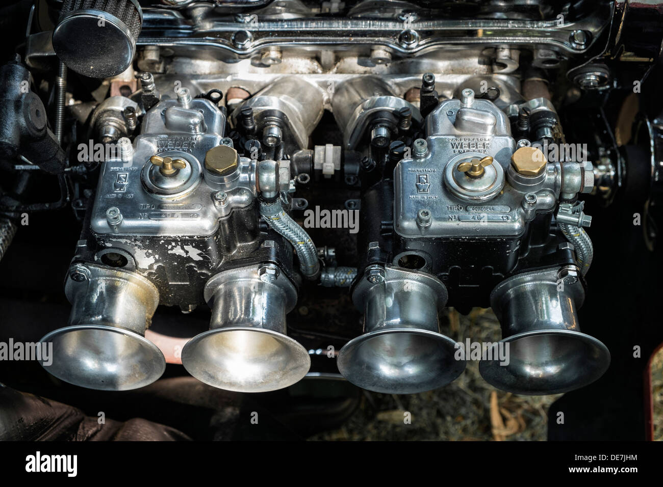 Twin carburetor hi res stock photography and images Alamy