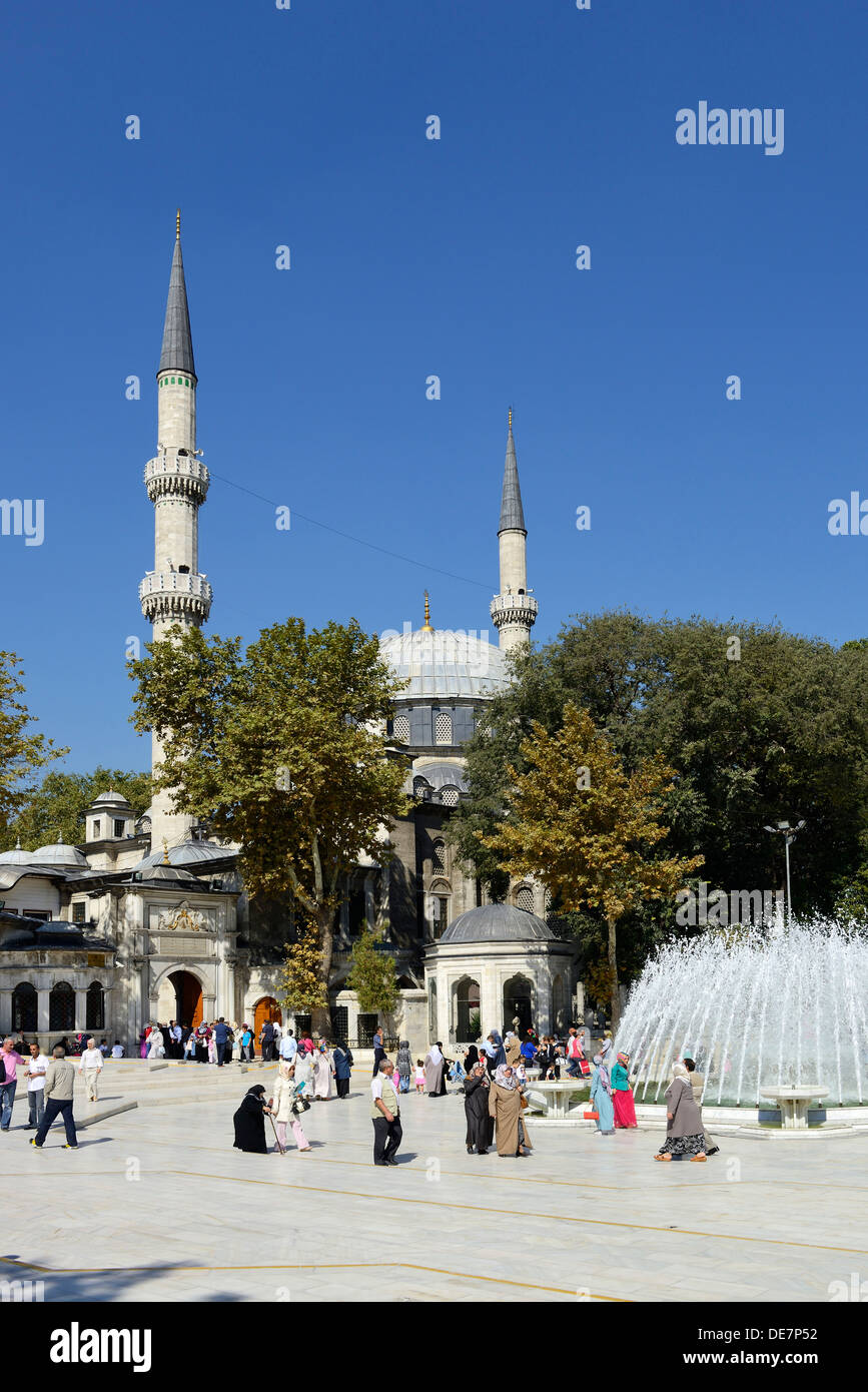 Turkey, Istanbul, View of Eyup Sultan Mosque Stock Photo Alamy