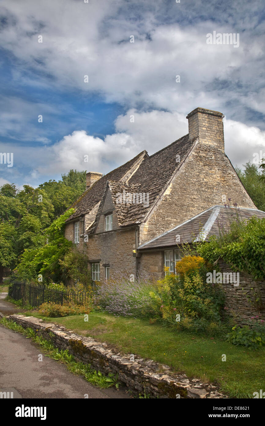 Cottage in Shilton, Oxfordshire, England Stock Photo