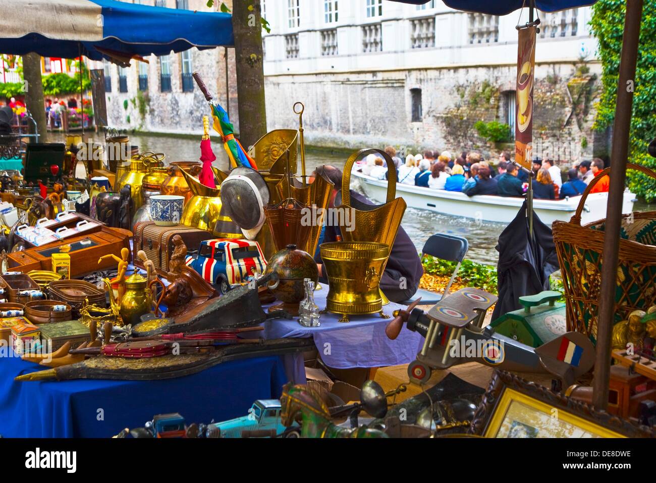 Antiques market bruges brugge flanders hires stock photography and