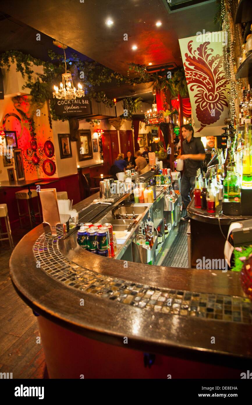 Kensington high street in london High Resolution Stock Photography and