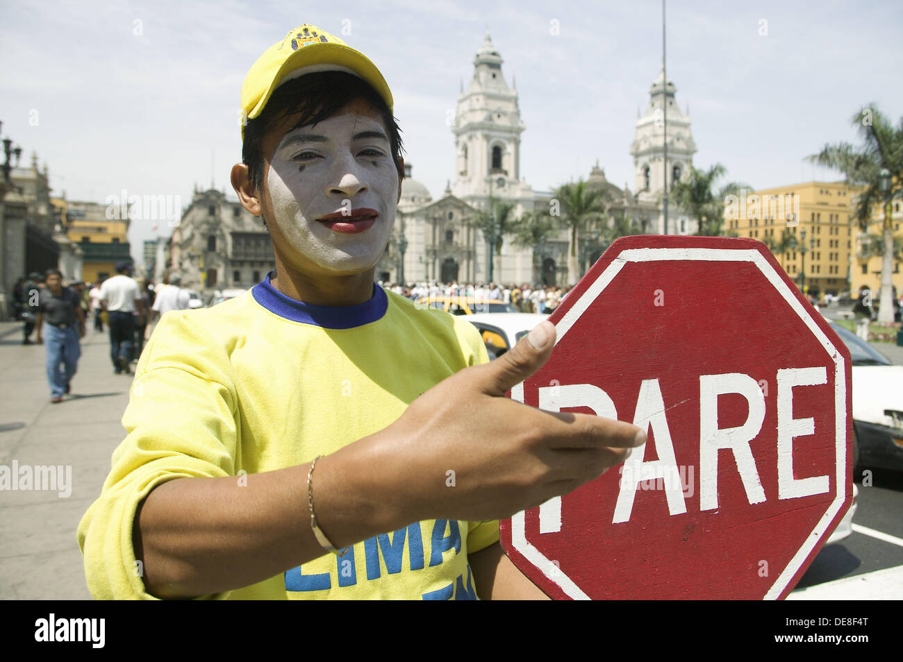 Street artist paid to relax drivers. Plaza Mayor. Lima. Perú Stock