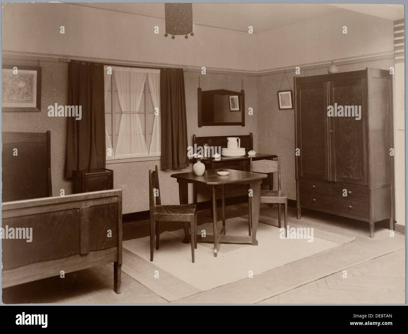 1930s bedroom hi-res stock photography and images - Alamy