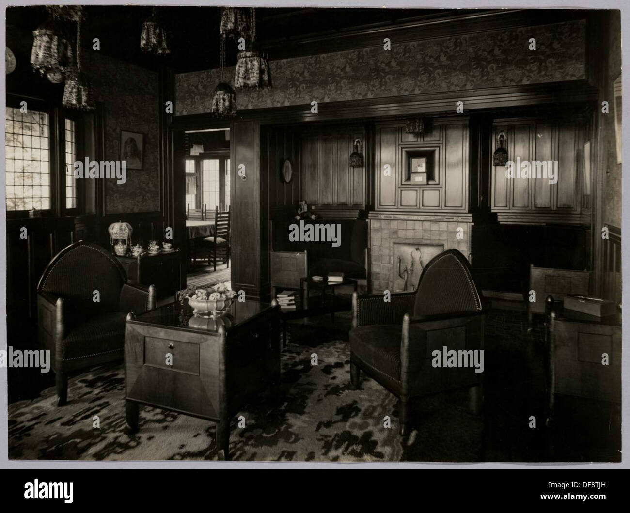 1920s living room hi-res stock photography and images - Alamy