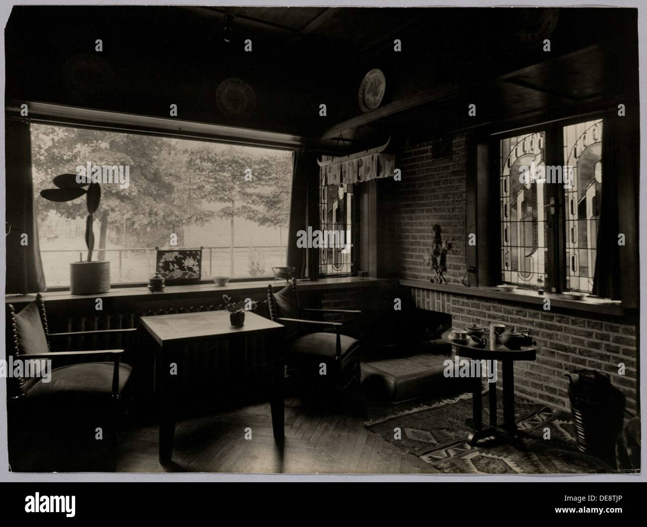 1920s living room hi-res stock photography and images - Alamy
