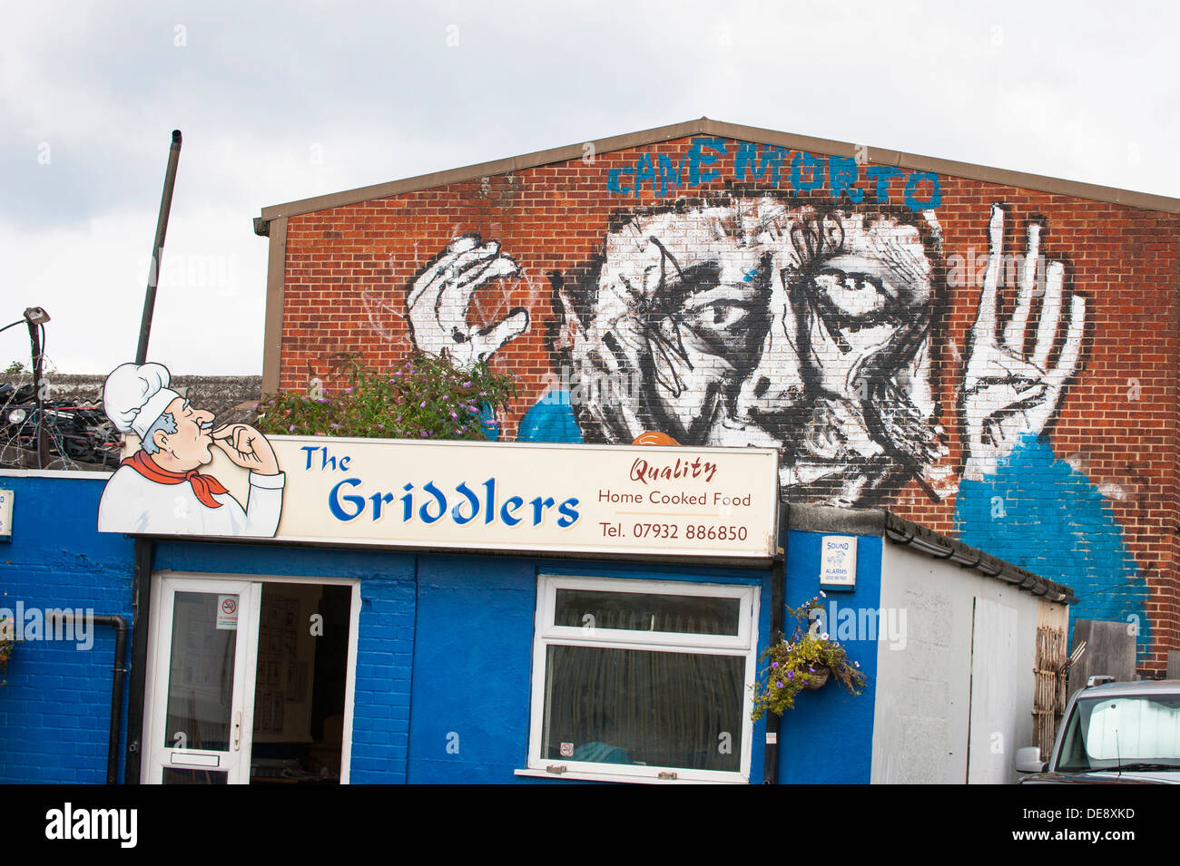 East End London Fish Island Hackney Wick graffiti graffitti grafitti grafiti  street urban art mural Carne Morto (Dead Dog) The Griddlers cafe Stock Photo