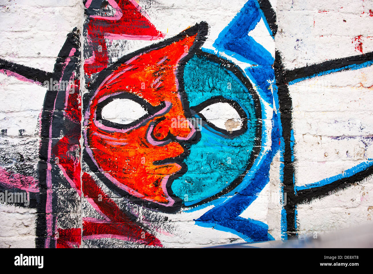 https://c8.alamy.com/comp/DE8XT8/east-end-london-fish-island-hackney-wick-graffiti-graffitti-grafitti-DE8XT8.jpg