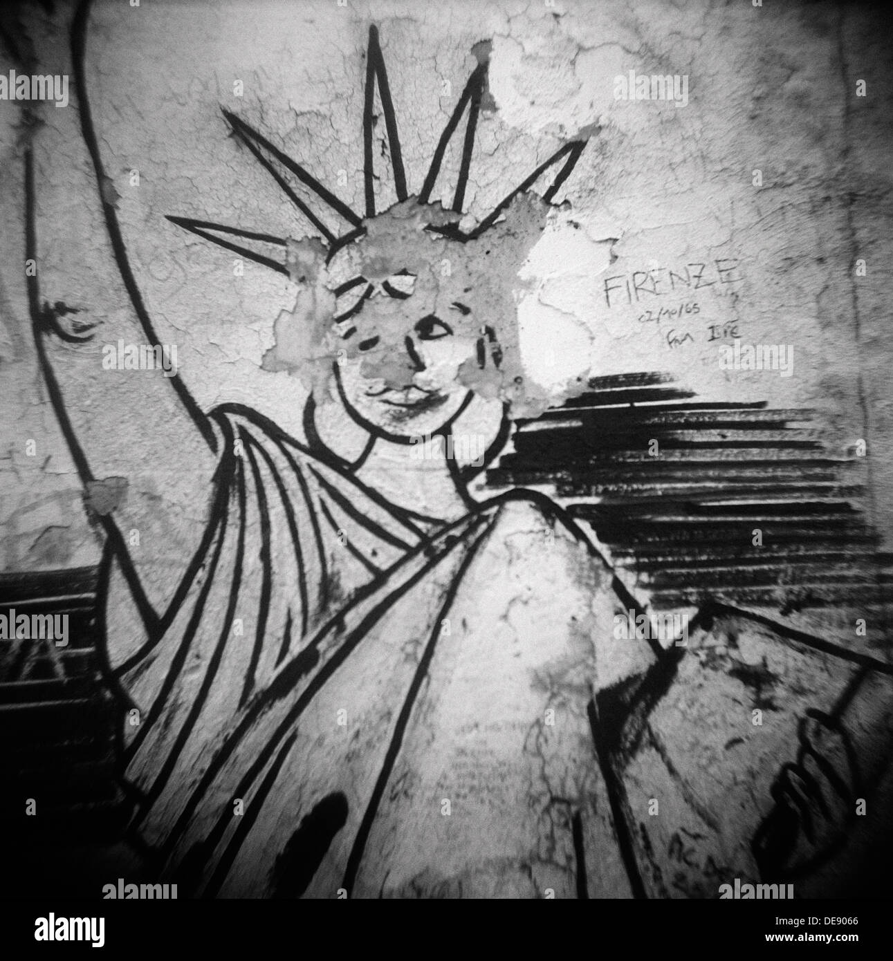 Statue of Liberty Graffiti Stock Photo - Alamy