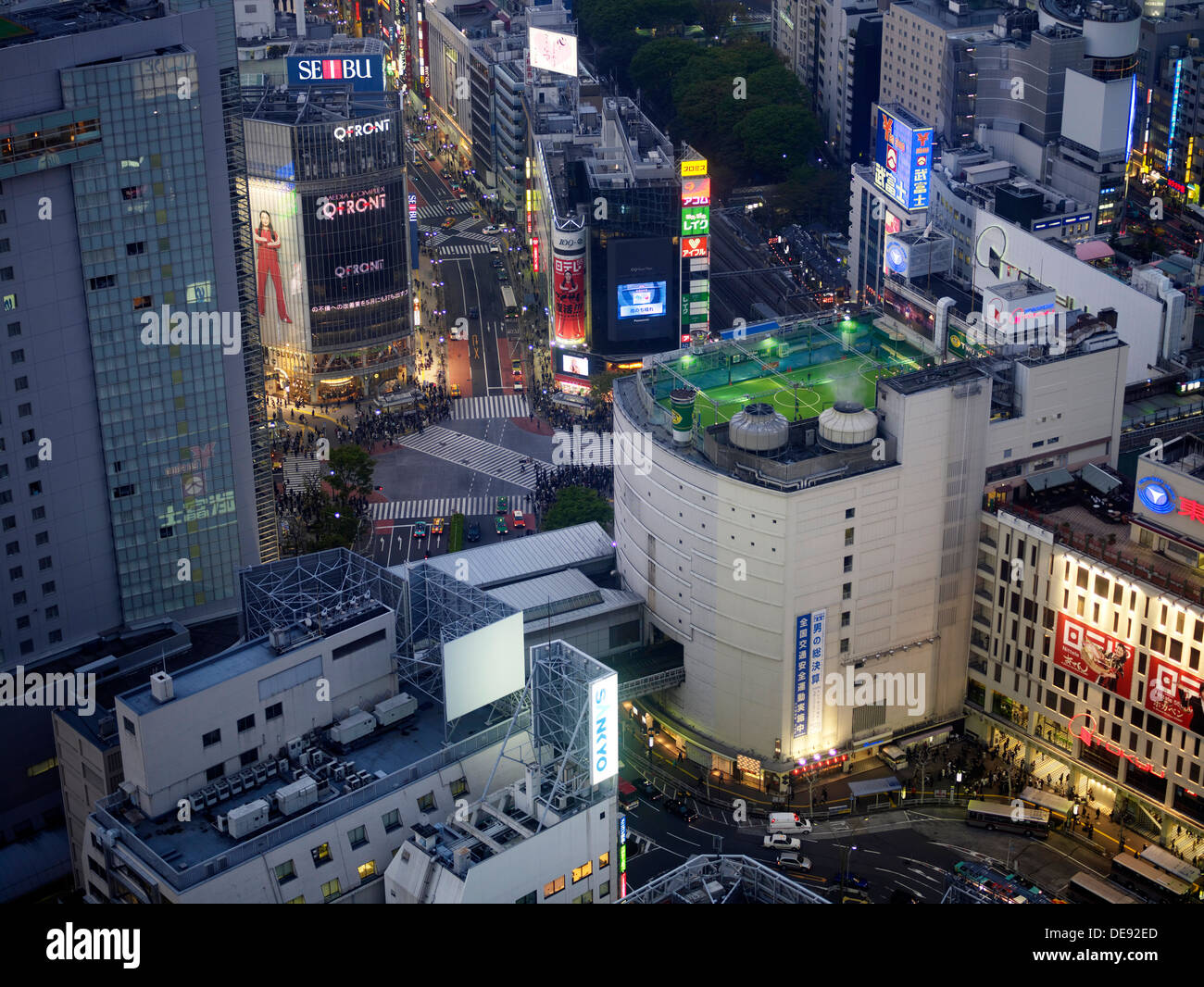 Tokyo roads hi-res stock photography and images - Alamy