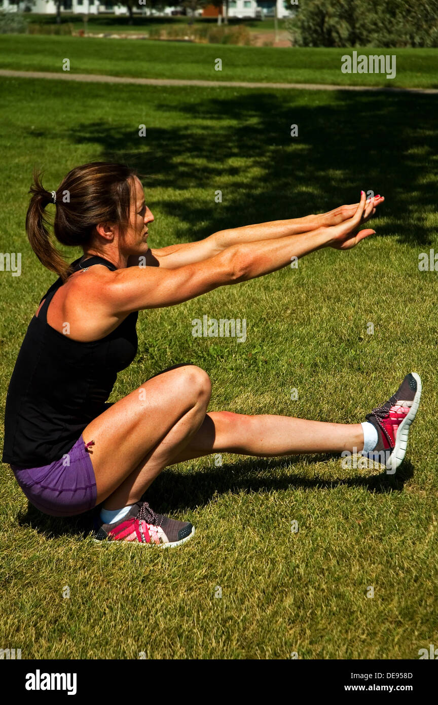 Single leg squat hi-res stock photography and images - Alamy