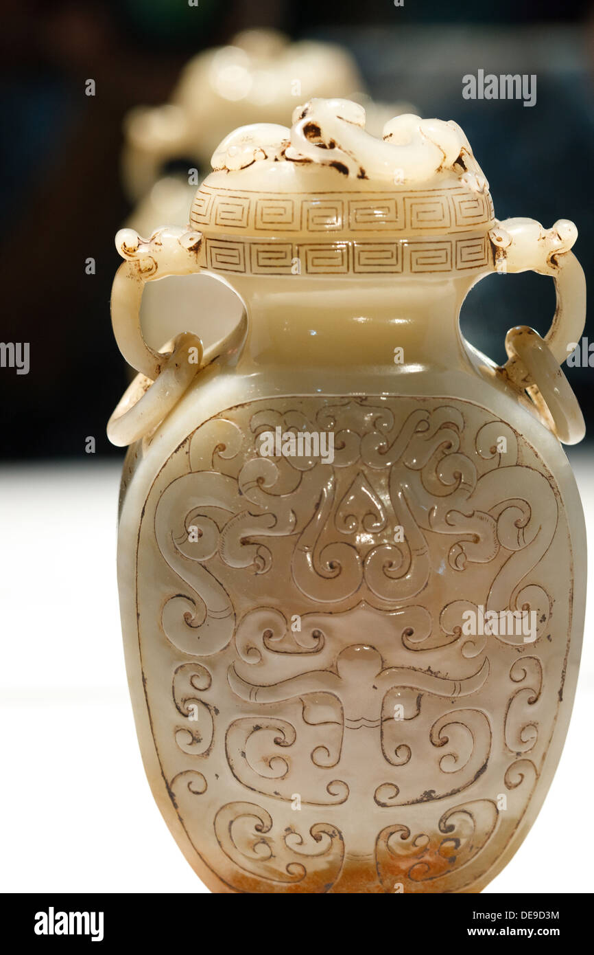 Ancient chinese jade sculpture hires stock photography and images Alamy