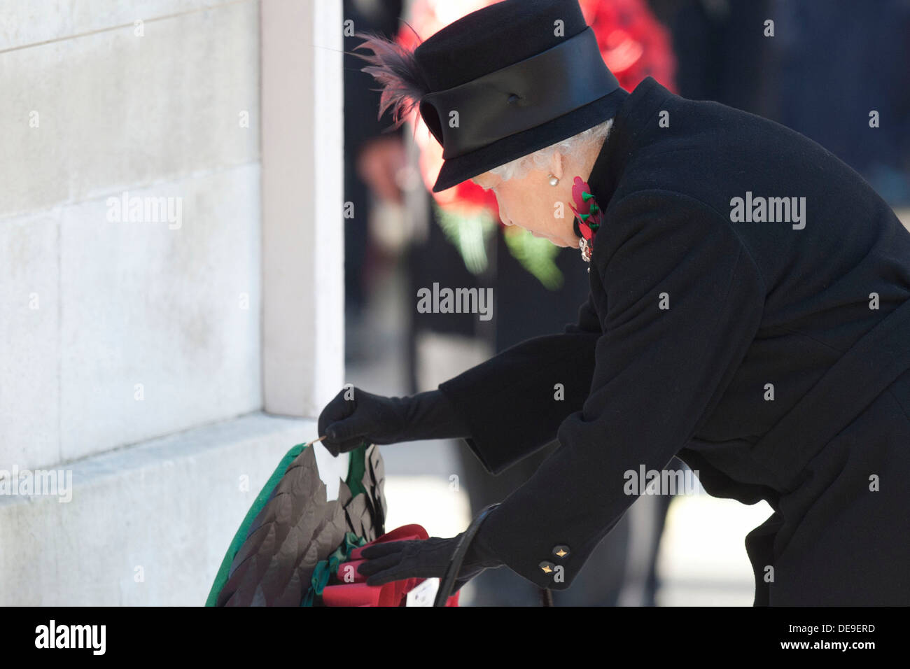 Queen Elizabeth II pays her respect at the Cenotaph war memorial on Remembrance Sunday service in Whitehall, Central London, Stock Photo
