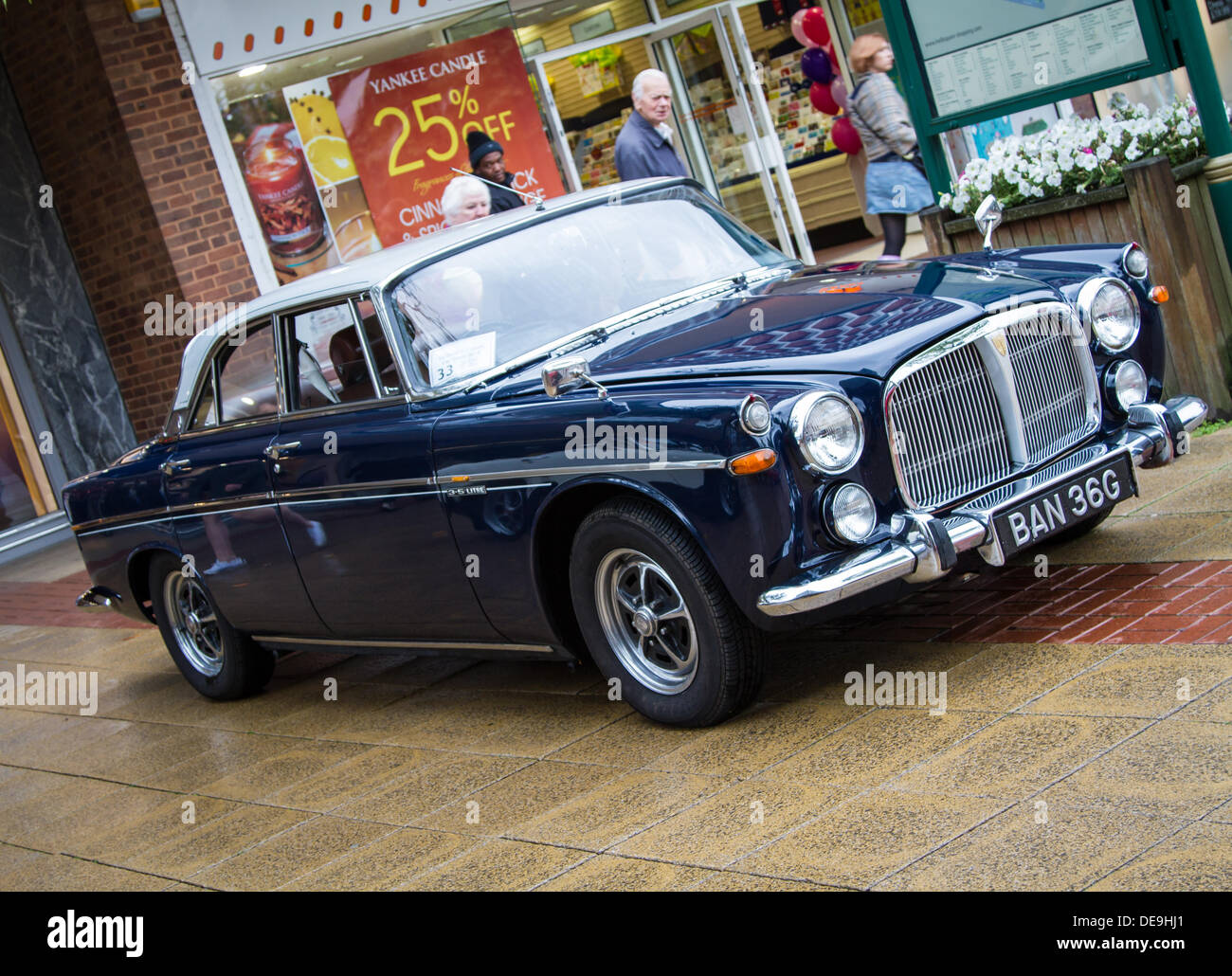 Solihull, UK . 14th Sep, 2013. Classic car show in Mell Square in