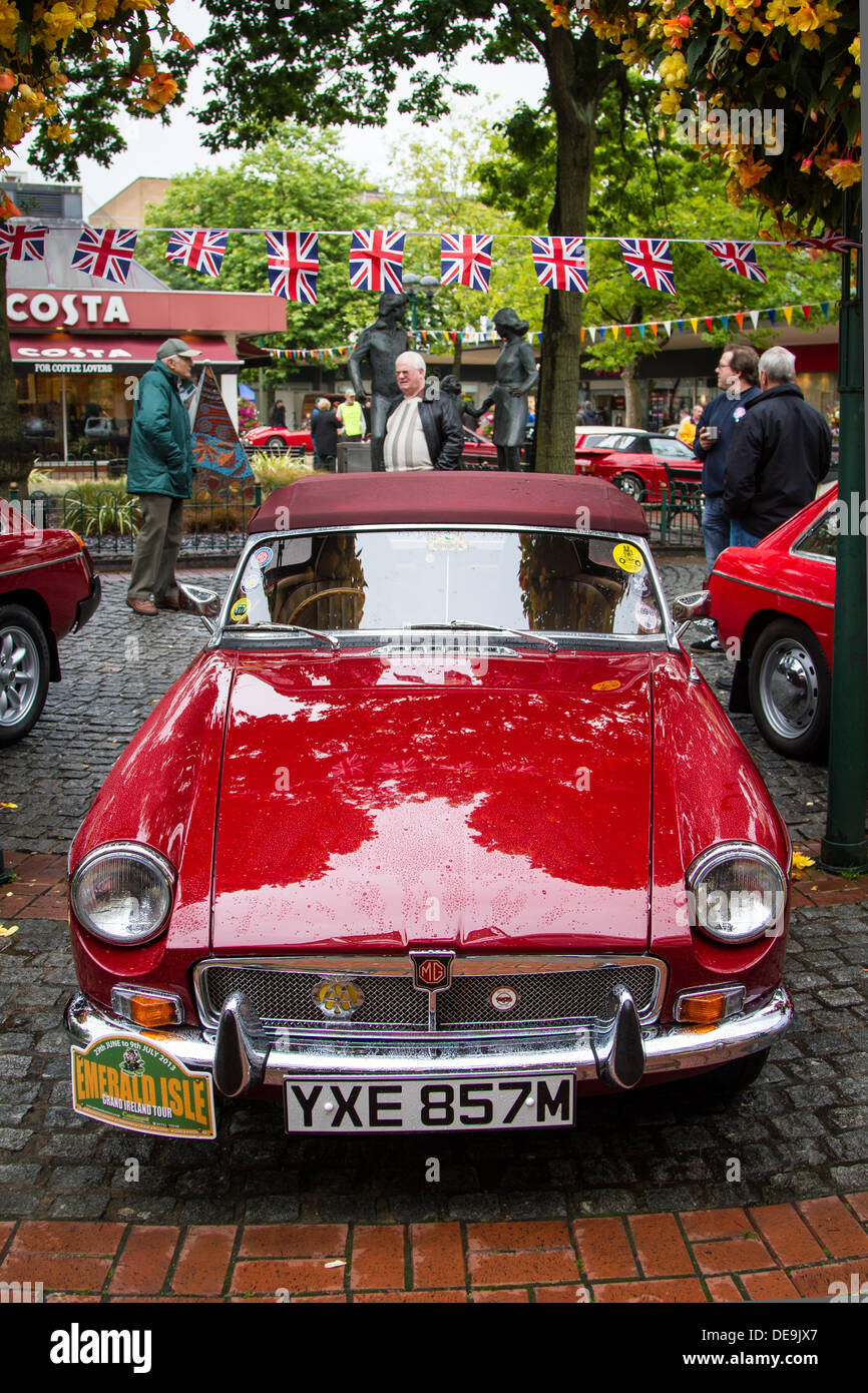 Solihull, UK . 14th Sep, 2013. Classic car show in Mell Square in