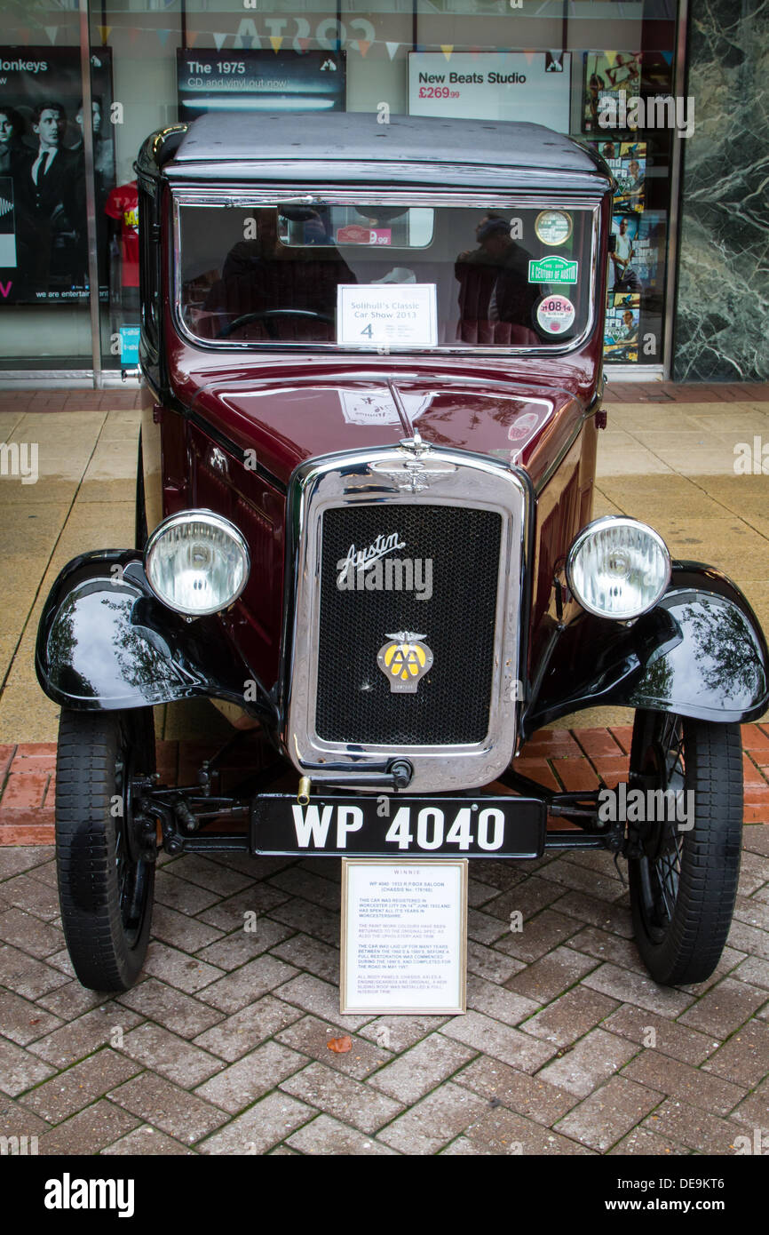 Solihull, UK . 14th Sep, 2013. Classic car show in Mell Square in
