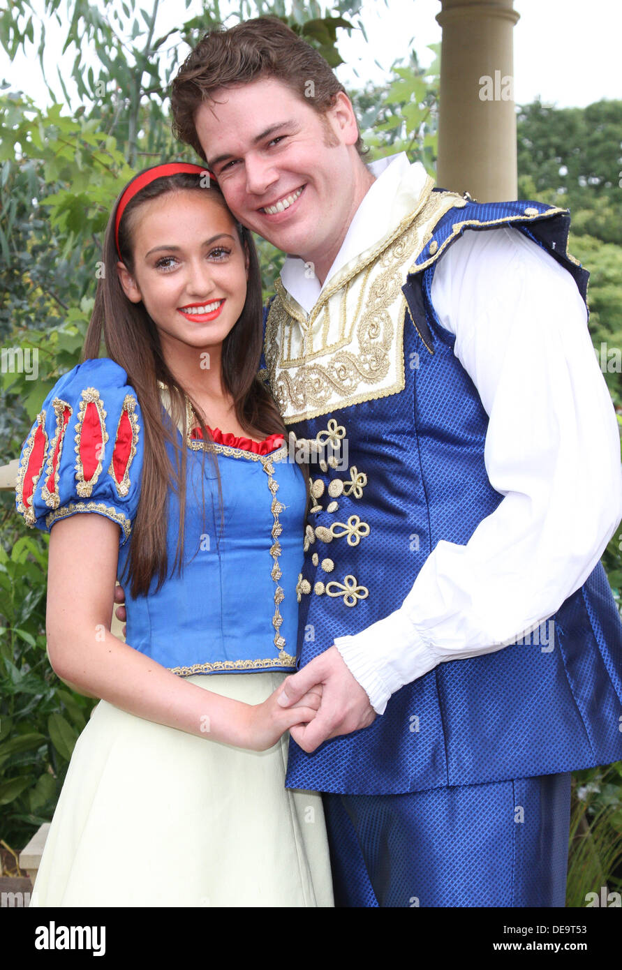 Milton Keynes, UK. 13th Sep, 2013. Milton Keynes Theatre Pantomime Photocall at Frosts Garden Centre, Woburn Sands, Milton Keynes with cast members Warwick Davis, Jennifer Ellison, Kate Stewart and Shaun Dalton. This year's Panto opens on Friday December 6th and finishes on Sunday January 12th 2014. © KEITH MAYHEW/Alamy Live News Stock Photo