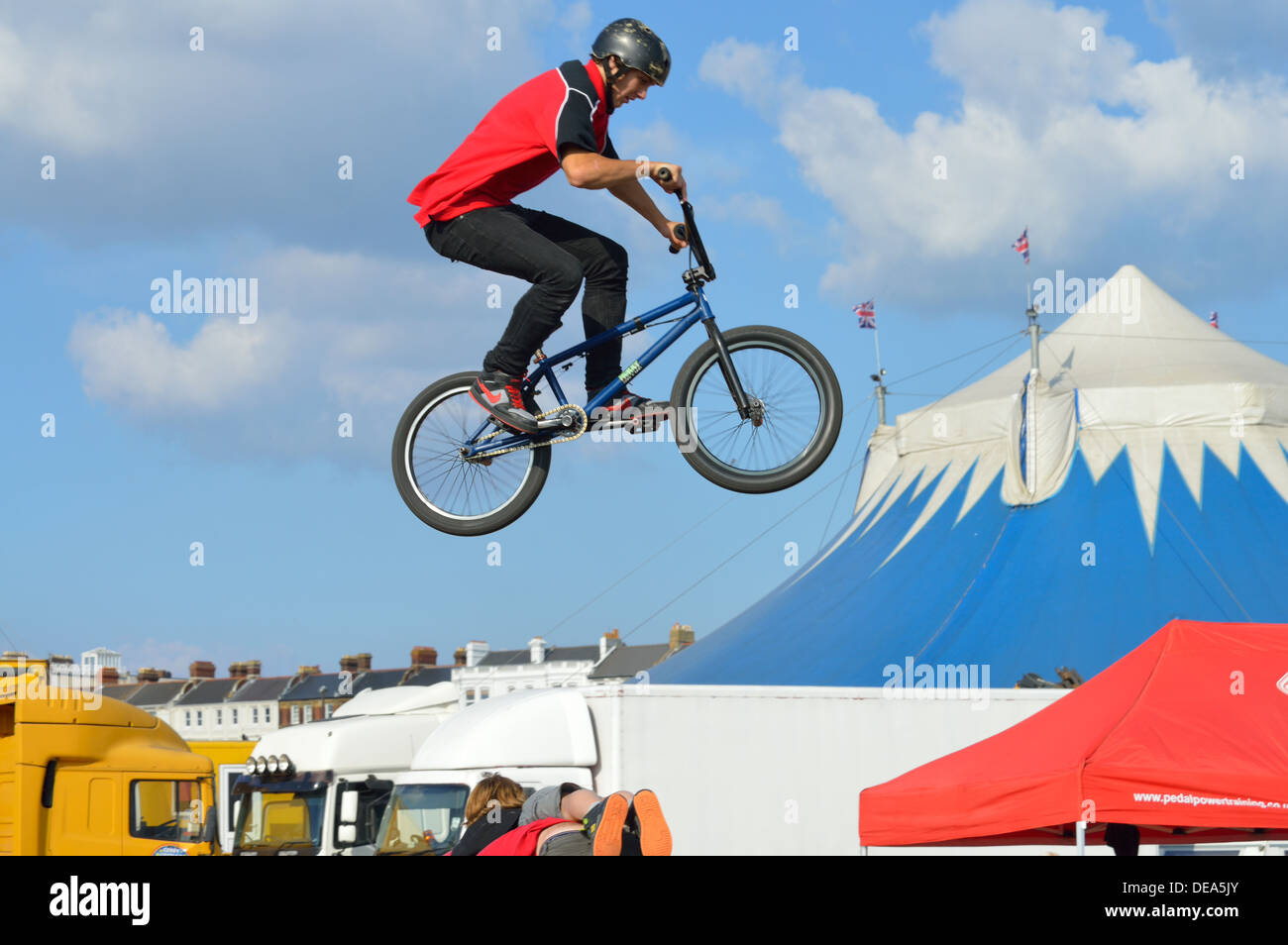 Jump bmx pushbike hi res stock photography and images Alamy