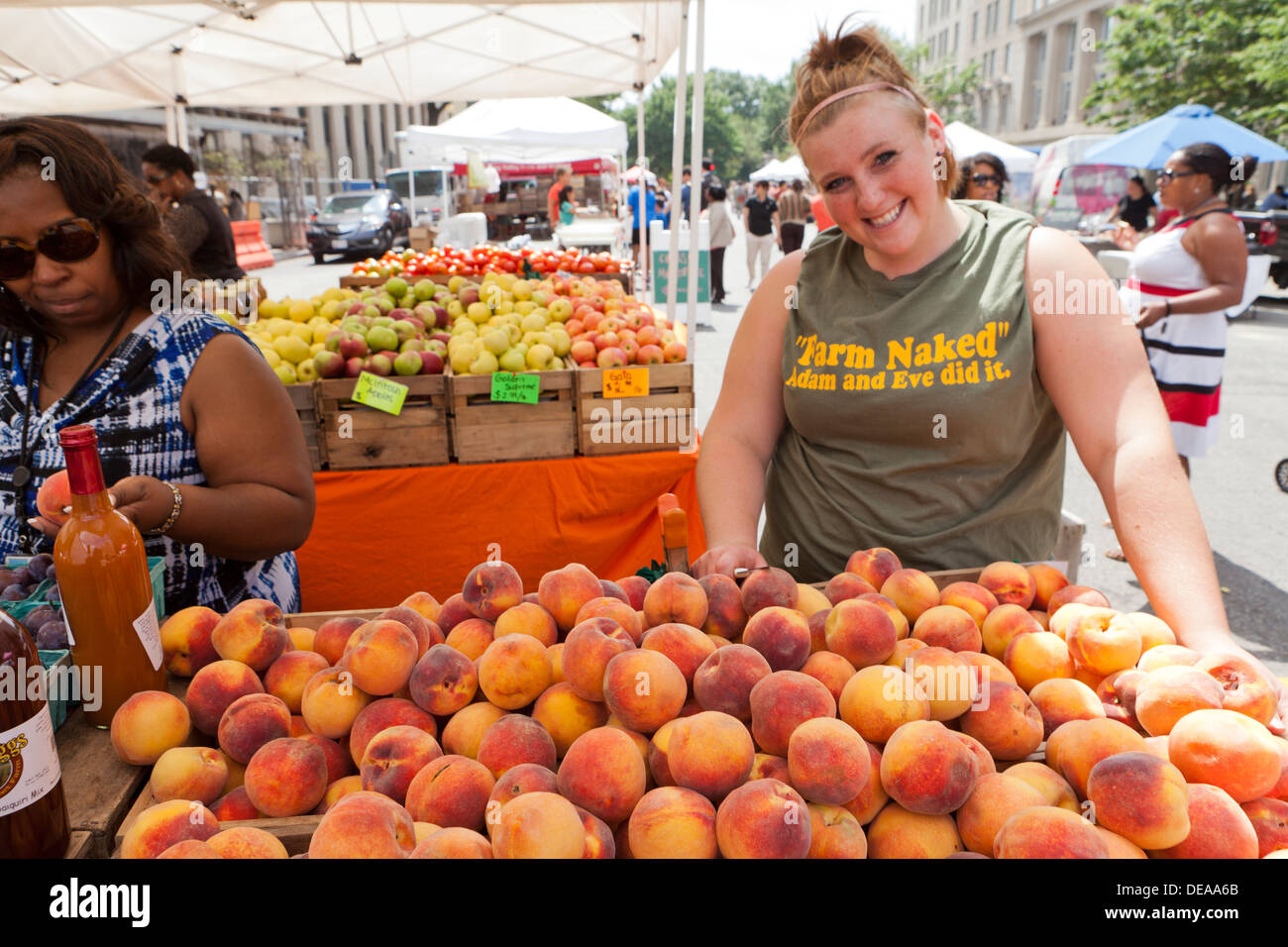 Produce vendor at farmers market Washington, DC USA Stock Photo Alamy