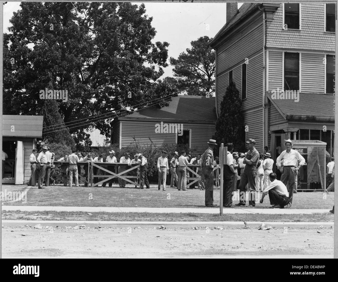 Coosa Valley, Alabama. Employment line outside contractor's office