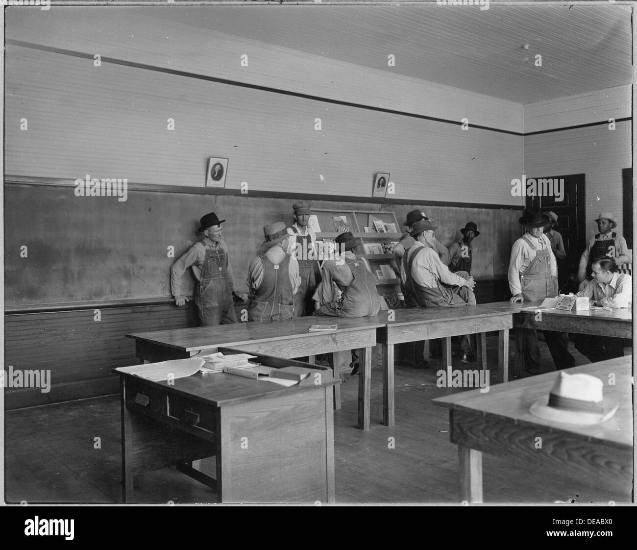 1930s american farmers Black and White Stock Photos & Images - Alamy