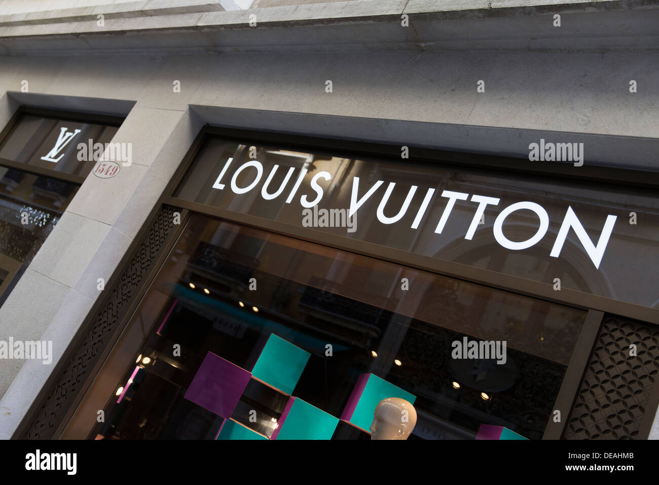 Venice Italy June 2021 Louis Vuitton Window Venice Italy – Stock