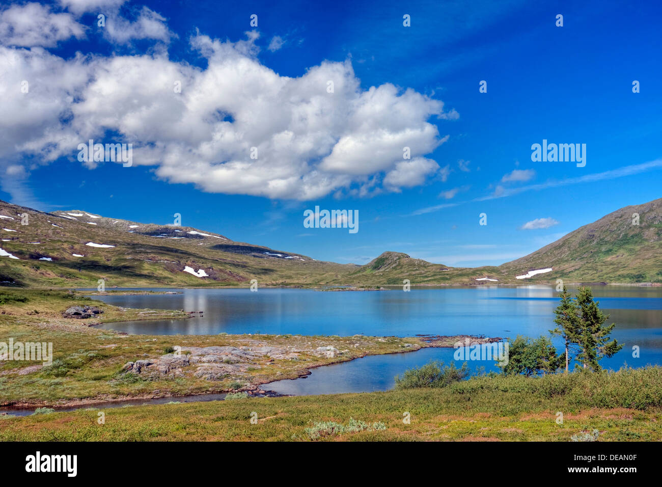 Klepptjørna or Klepptjoerna lake, Skarvan and Roltdalen National Park ...