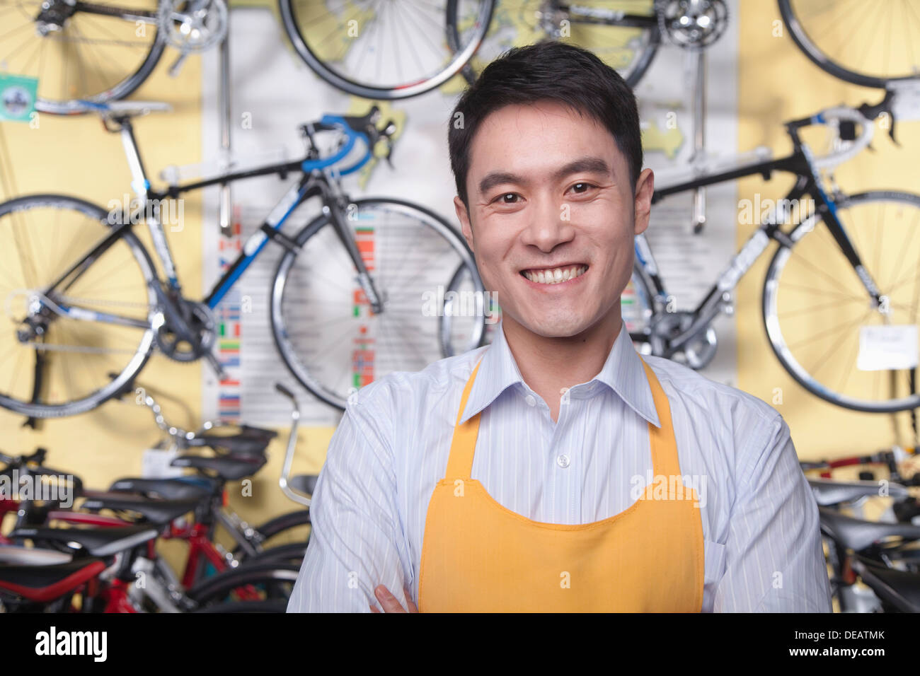 Black male mechanic standing hi-res stock photography and images - Alamy