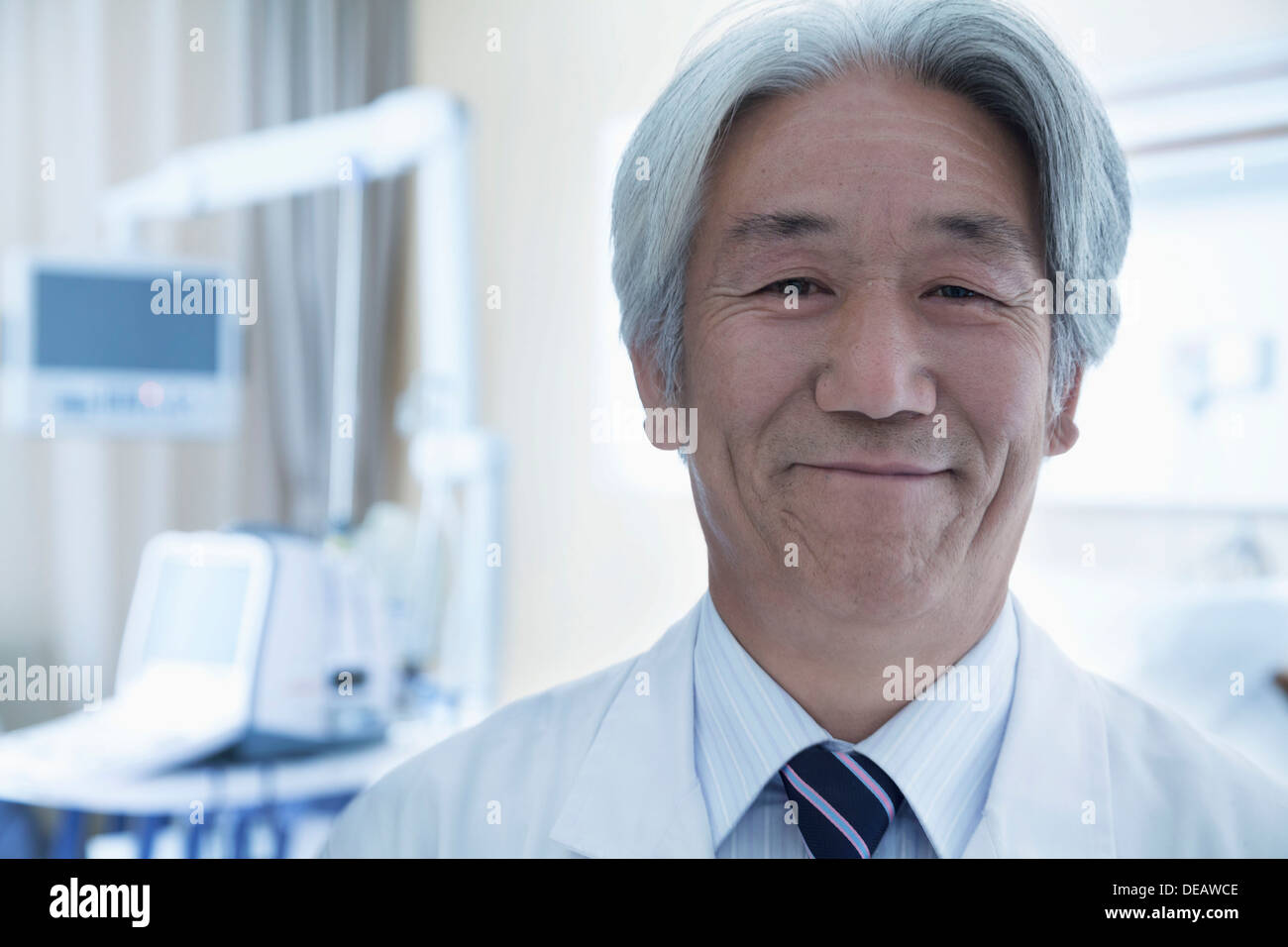 Portrait chinese male doctor hi-res stock photography and images - Alamy