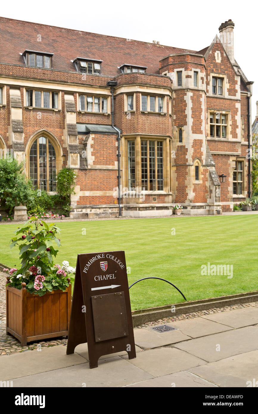 Pembroke College with sign board direction to chapel, University of