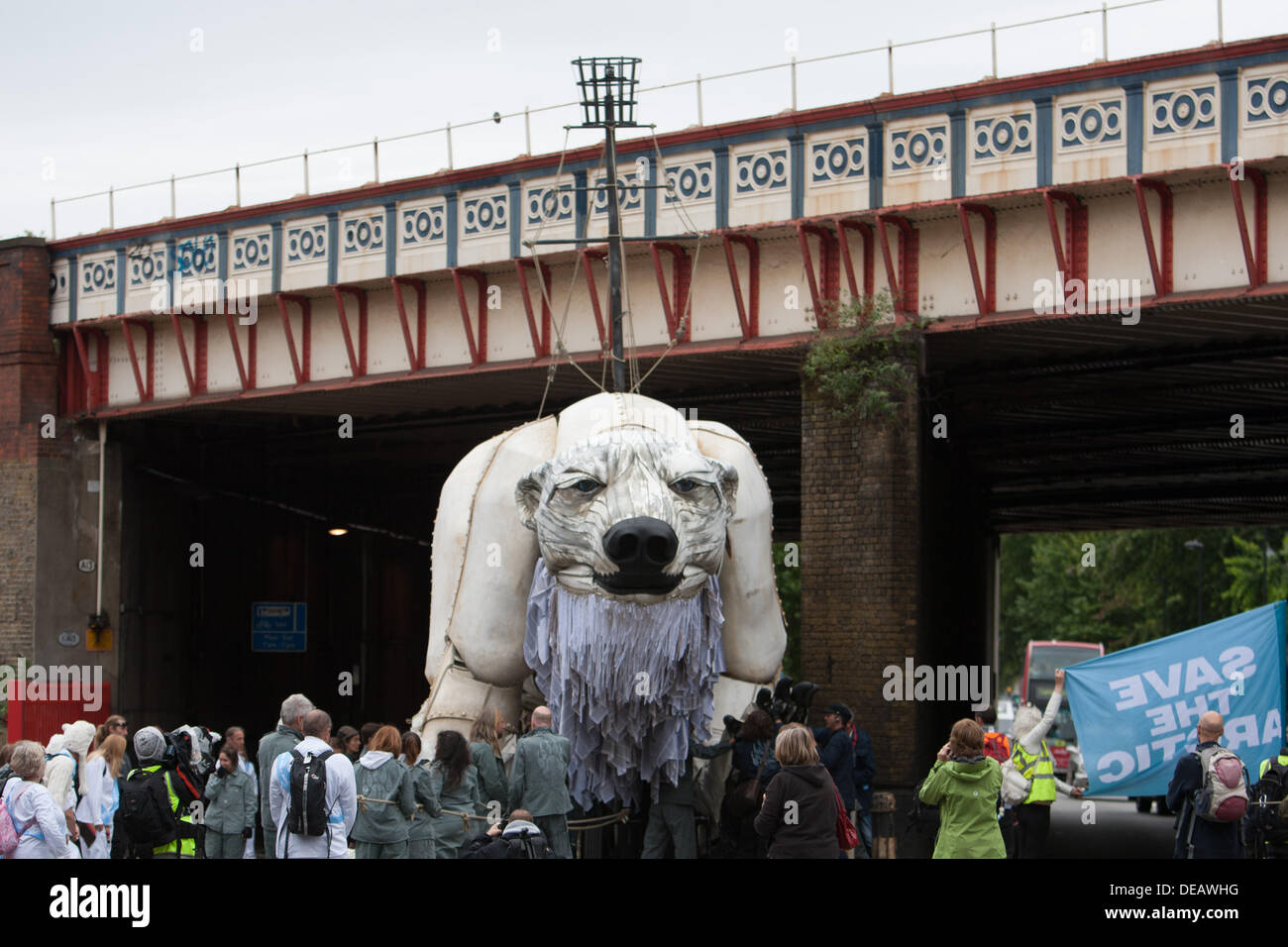 London, UK. 15 September 2013. Greenpeace take world's largest polar bear puppet , Aurora, in parade from Lambeth Road to Shell Oil's London HQ.  Credit:  martyn wheatley/Alamy Live News Stock Photo