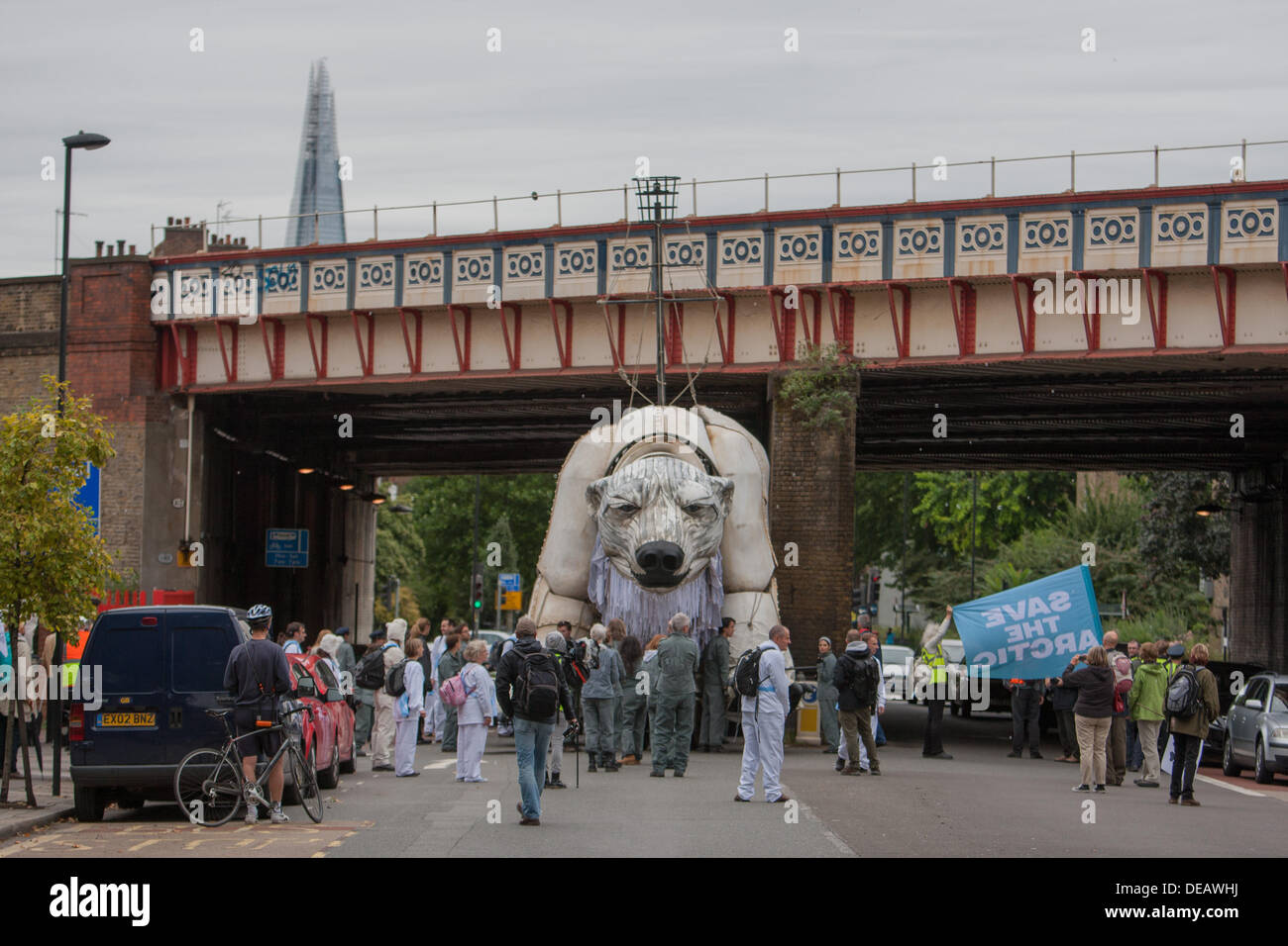 London, UK. 15 September 2013. Greenpeace take world's largest polar bear puppet , Aurora, in parade from Lambeth Road to Shell Oil's London HQ.  Credit:  martyn wheatley/Alamy Live News Stock Photo