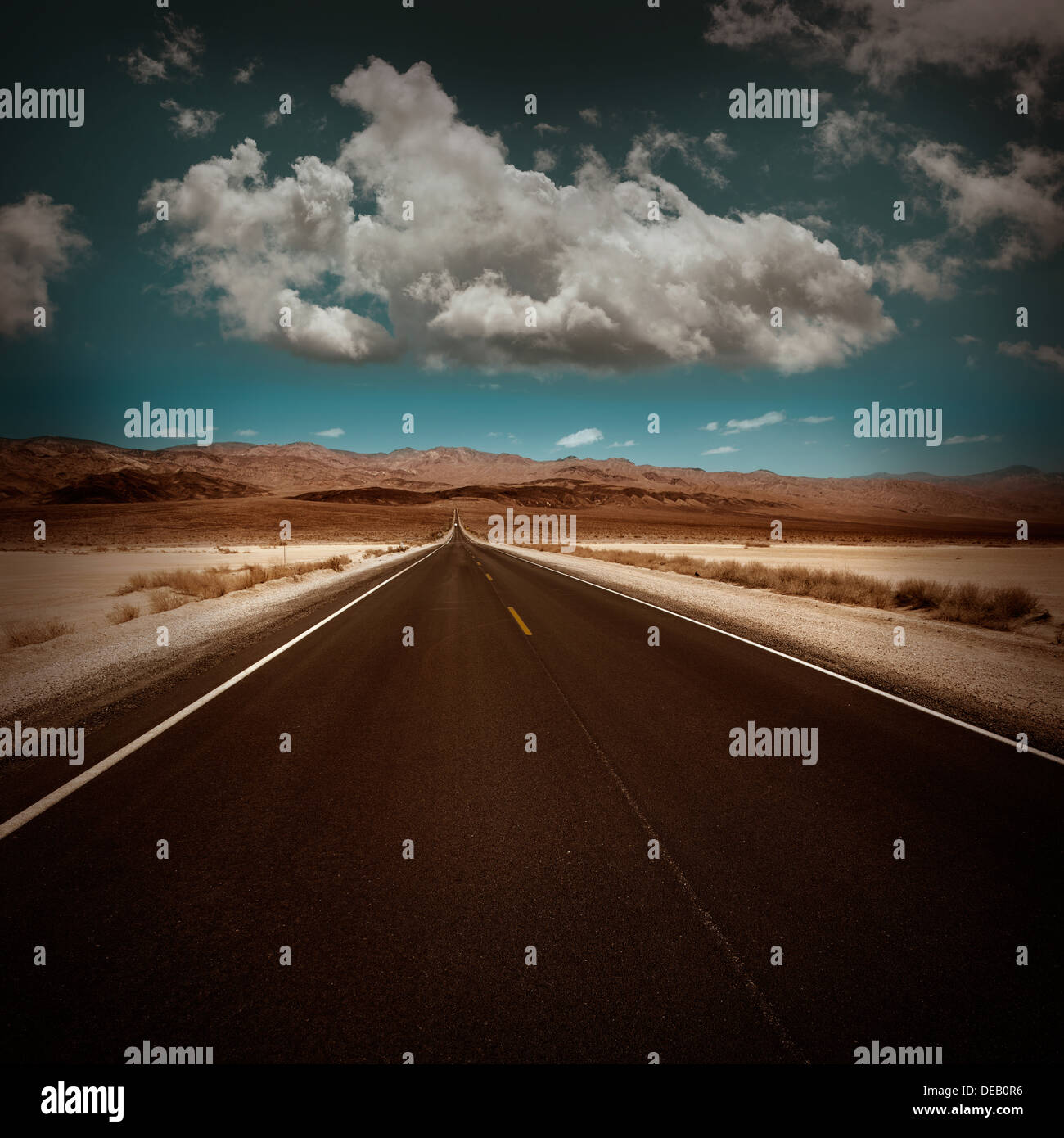 Desert road hi-res stock photography and images - Alamy