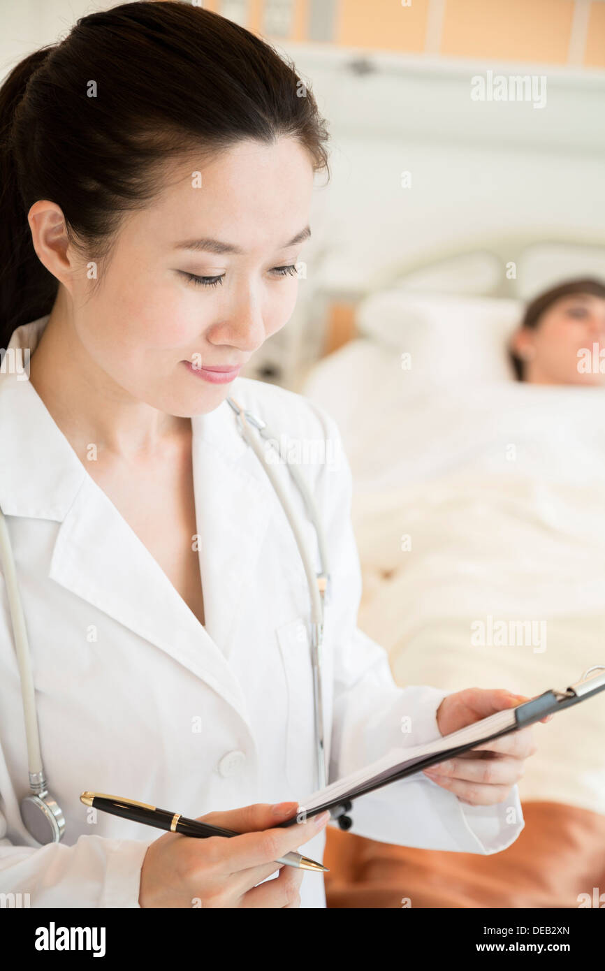 Patient bed chart hi-res stock photography and images - Alamy