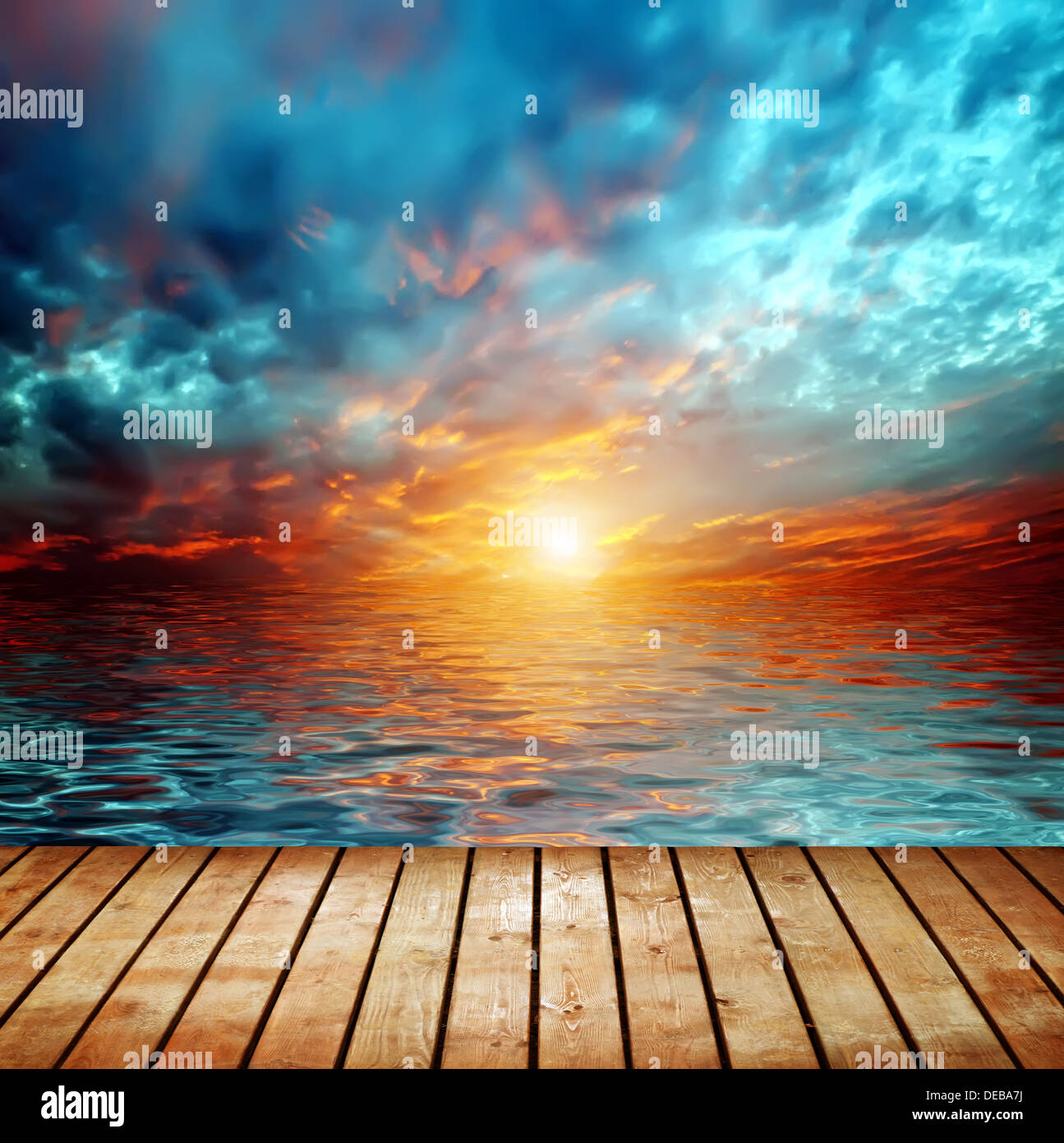 Mirror in lake red sunset hi-res stock photography and images - Alamy