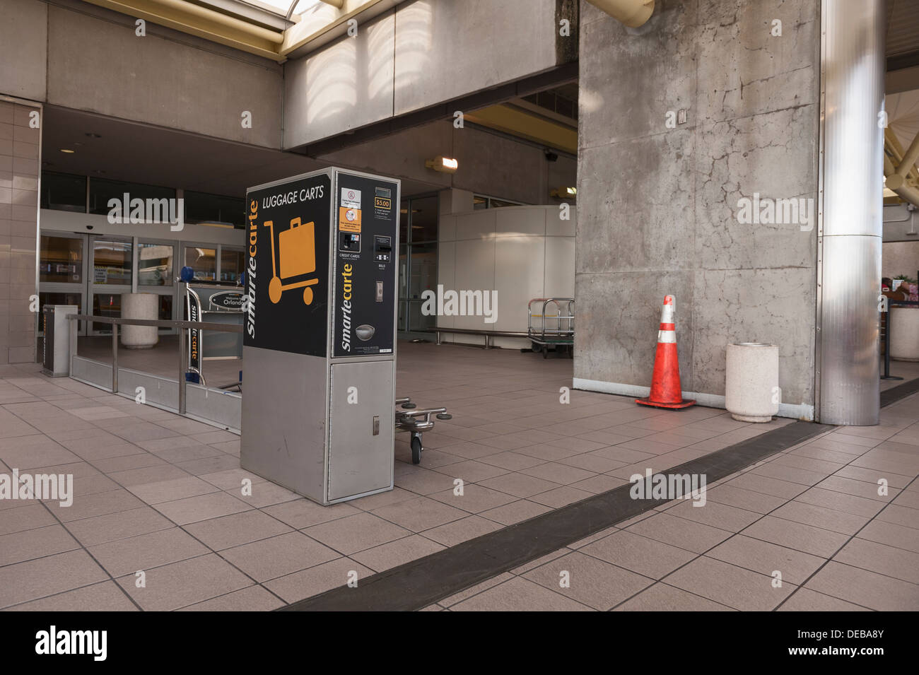 Curbside unloading for departing flights at the Orlando International