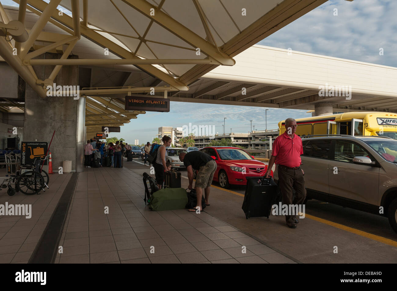 Curbside airport hires stock photography and images Alamy