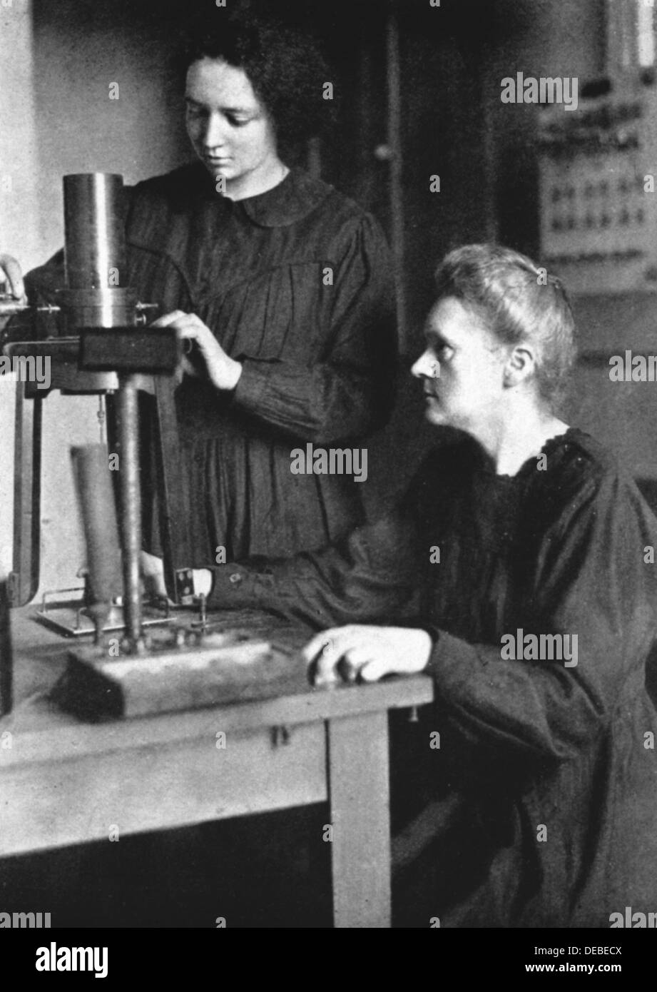 Marie CURIE - Polish-born French physicist, in 1925 with her daughter Irene JOLIOT-CURIE Stock Photo