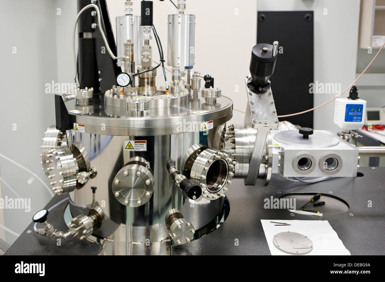 Sputtering Lab Magnetron Sputtering High Resolution Stock Photography and Images - Alamy